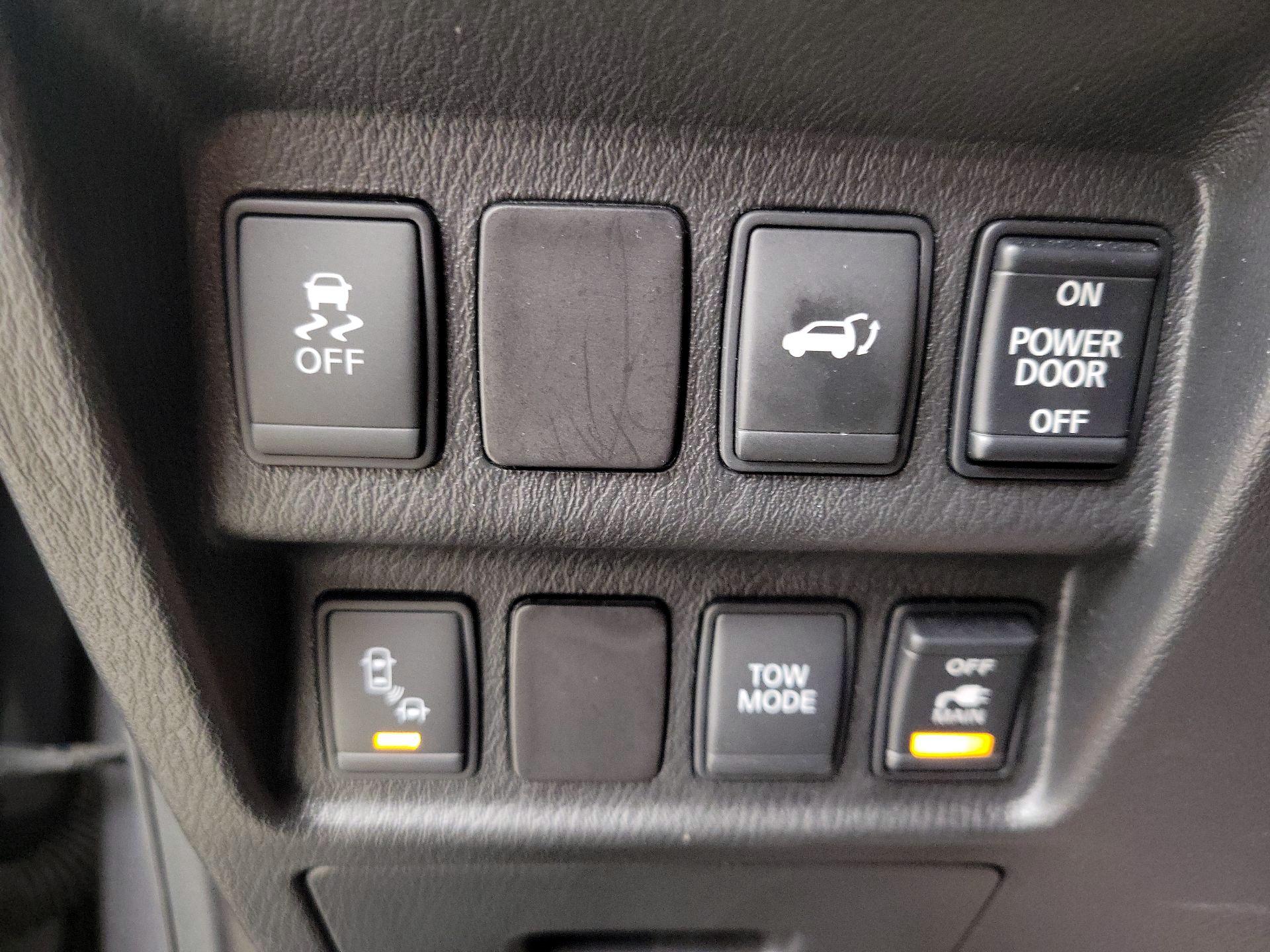 Thumbnail: 2015 Nissan Pathfinder - 13