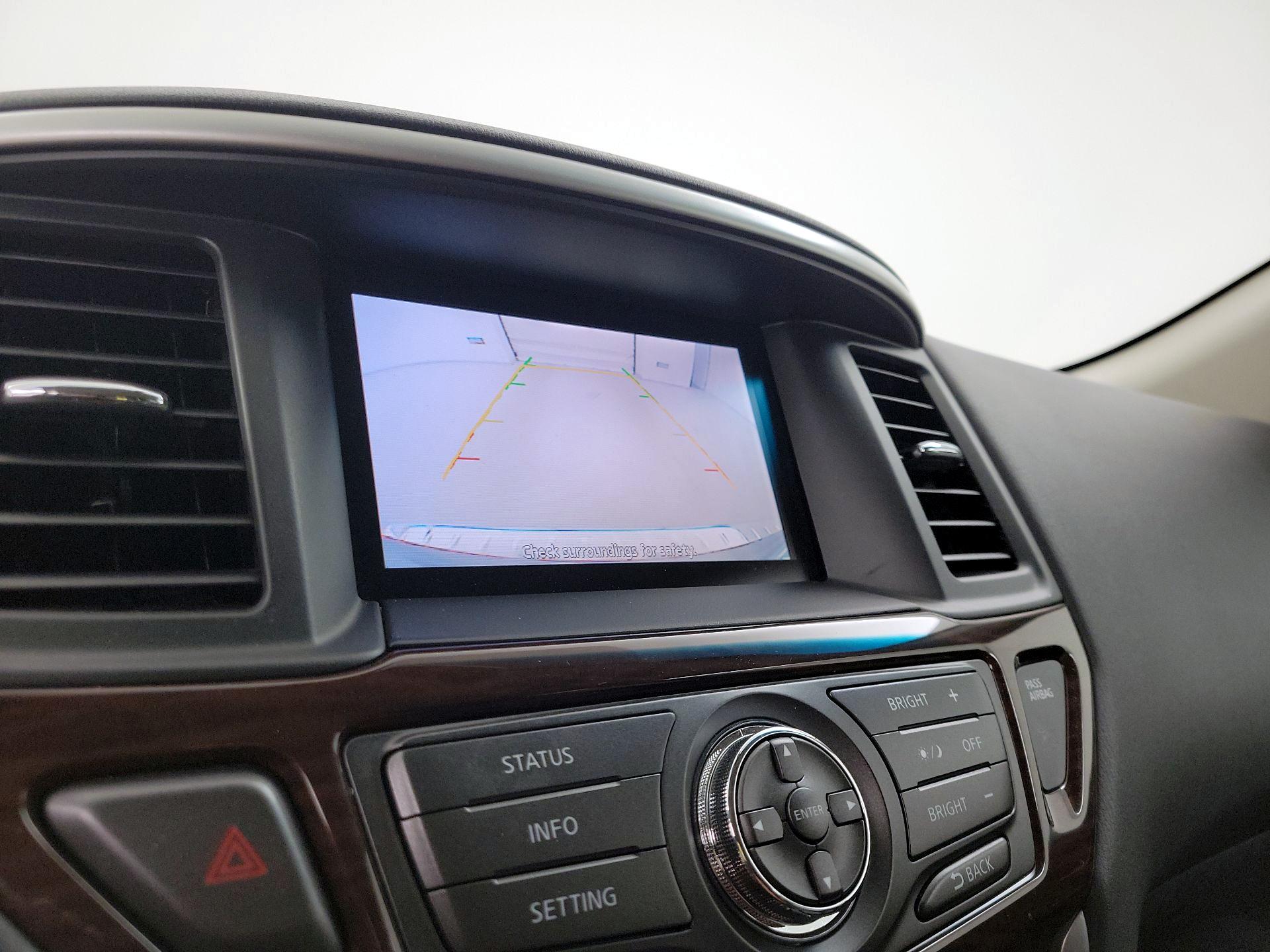 Thumbnail: 2015 Nissan Pathfinder - 14
