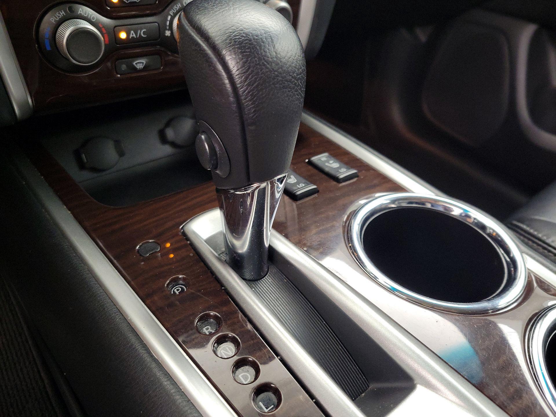 Thumbnail: 2015 Nissan Pathfinder - 17
