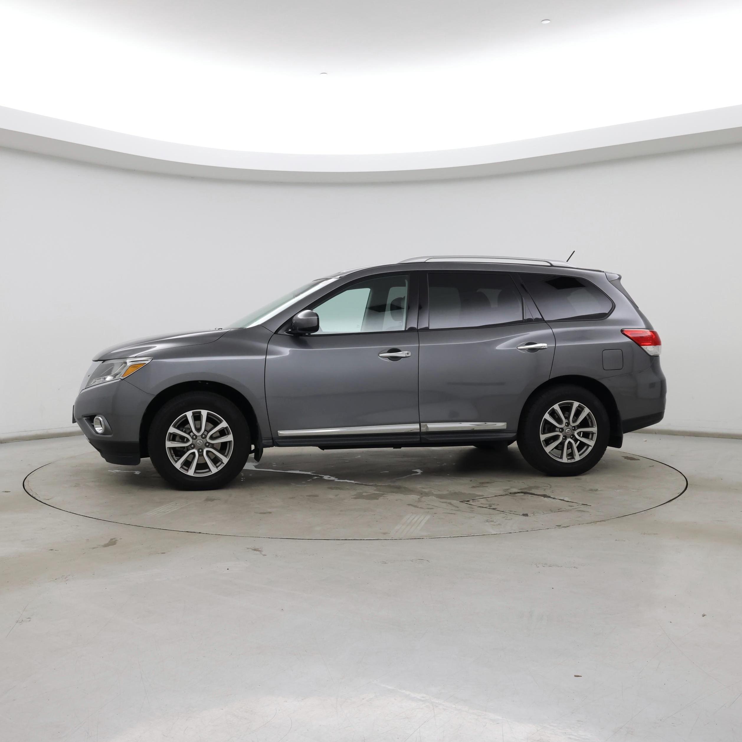 Thumbnail: 2015 Nissan Pathfinder - 3