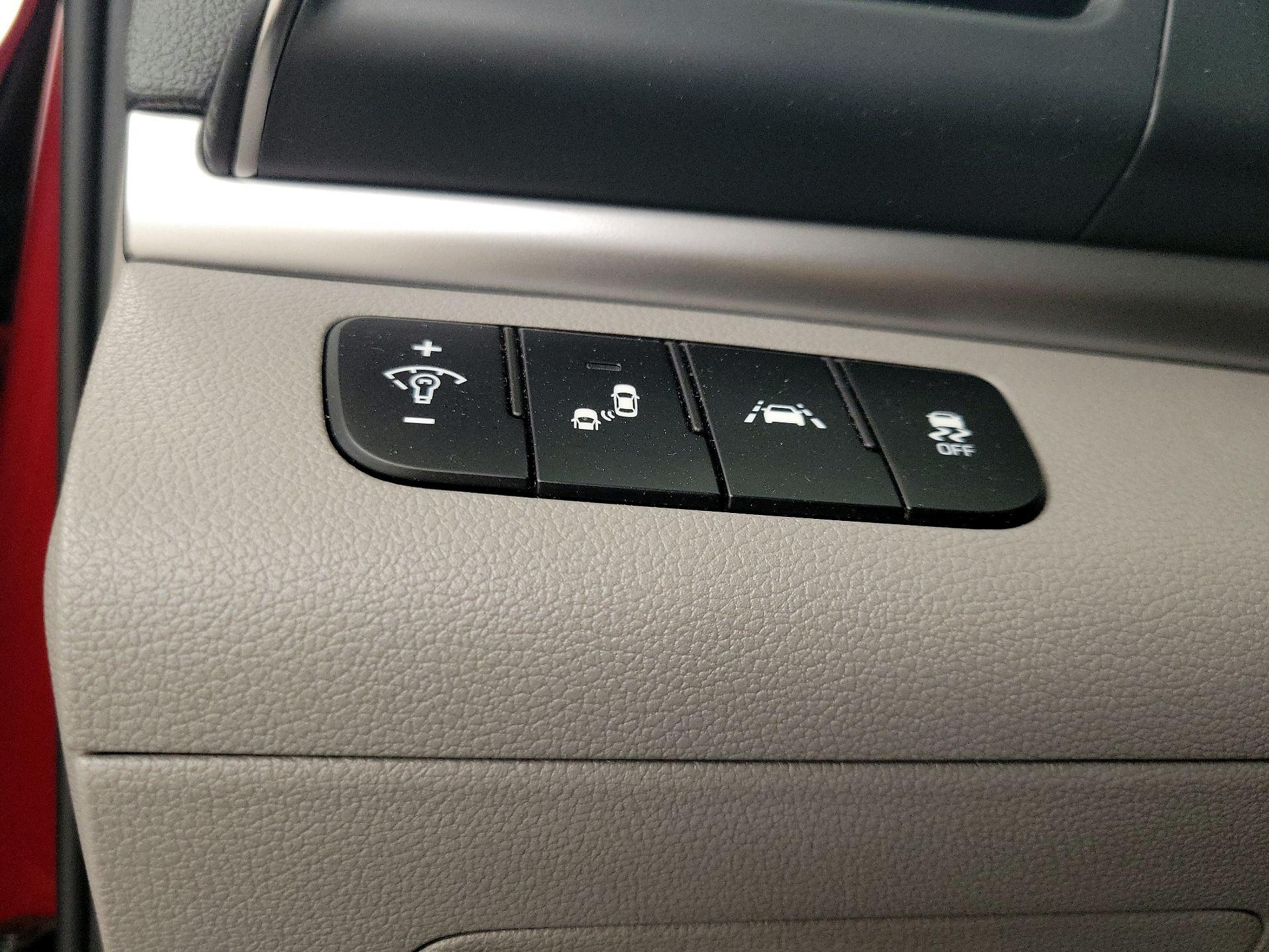 Thumbnail: 2020 Hyundai Elantra - 13