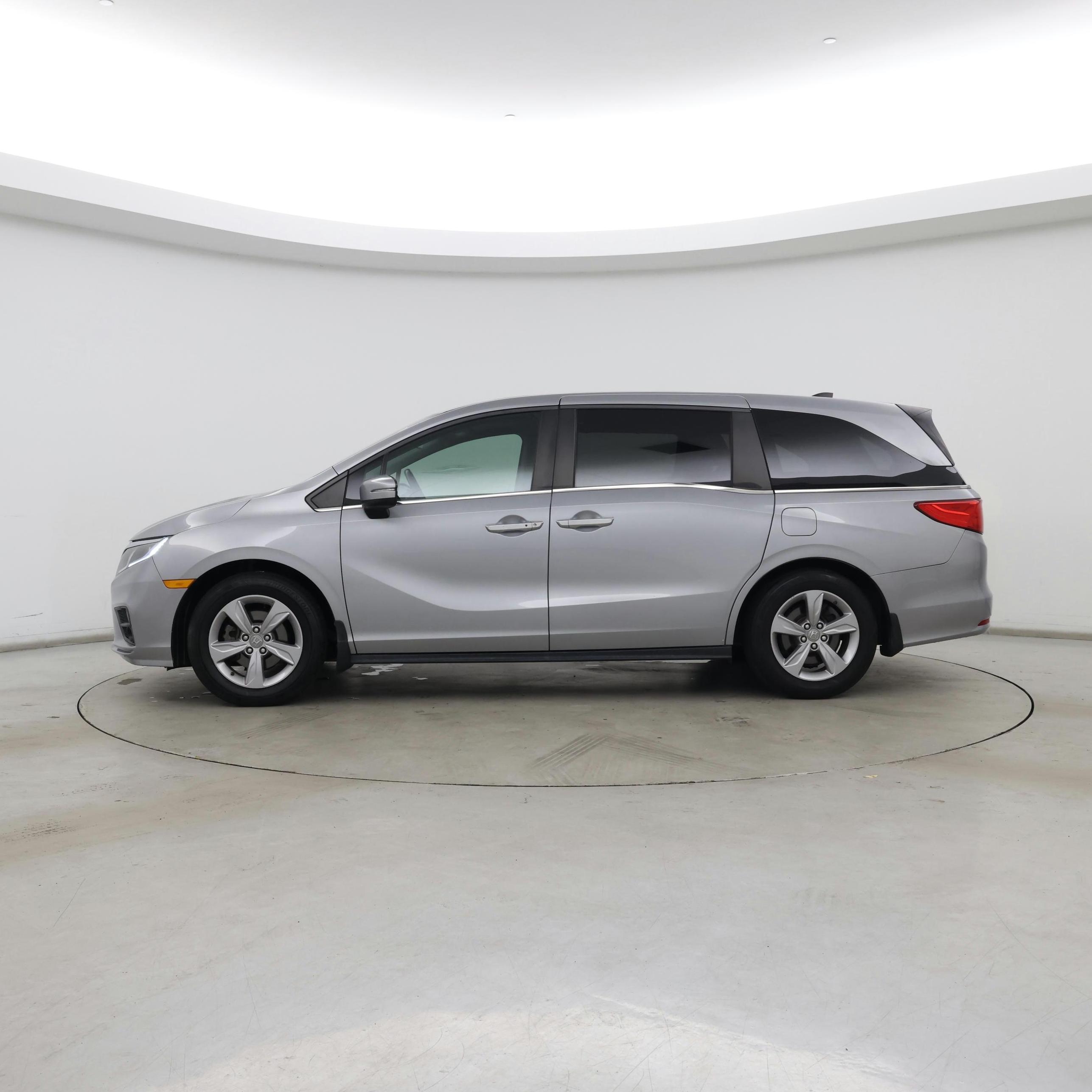 Thumbnail: 2019 Honda Odyssey - 3