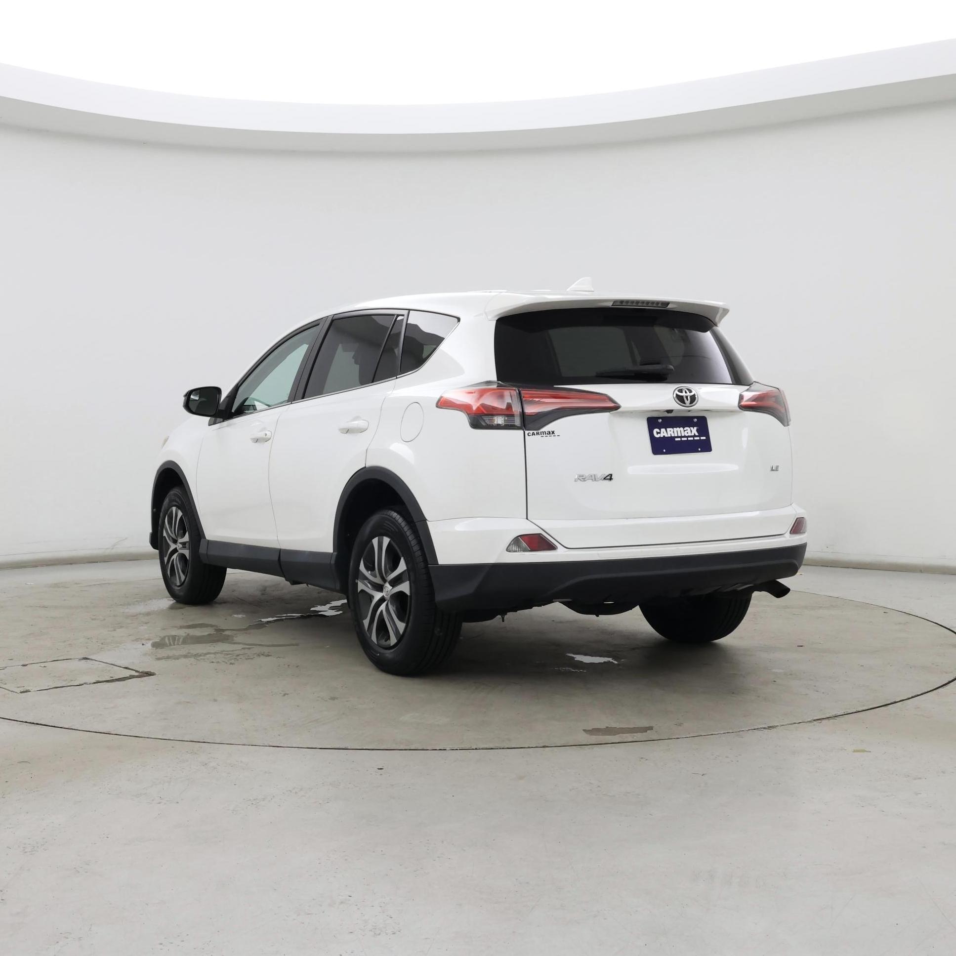 Thumbnail: 2018 Toyota RAV4 - 2