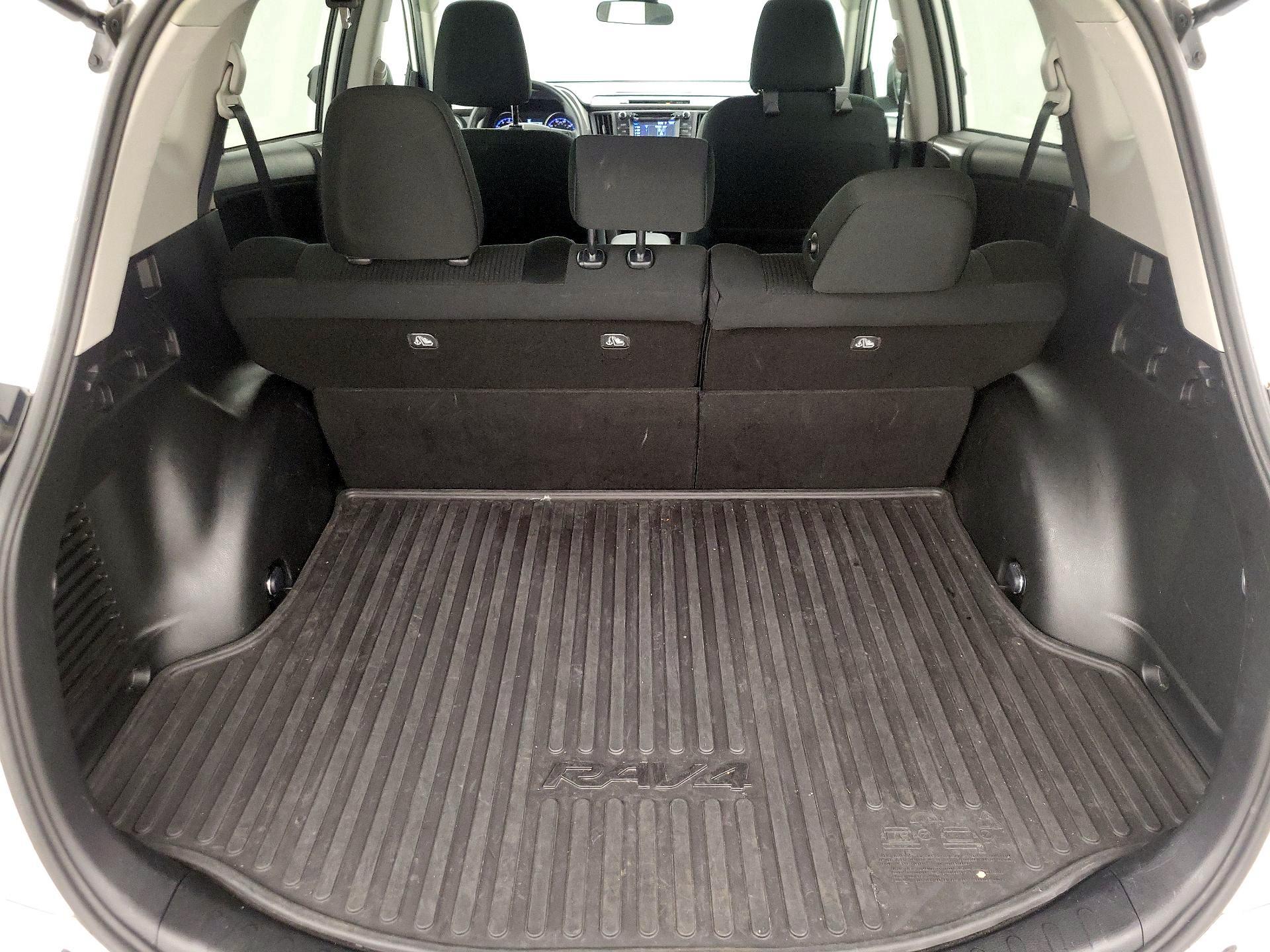 Thumbnail: 2018 Toyota RAV4 - 20
