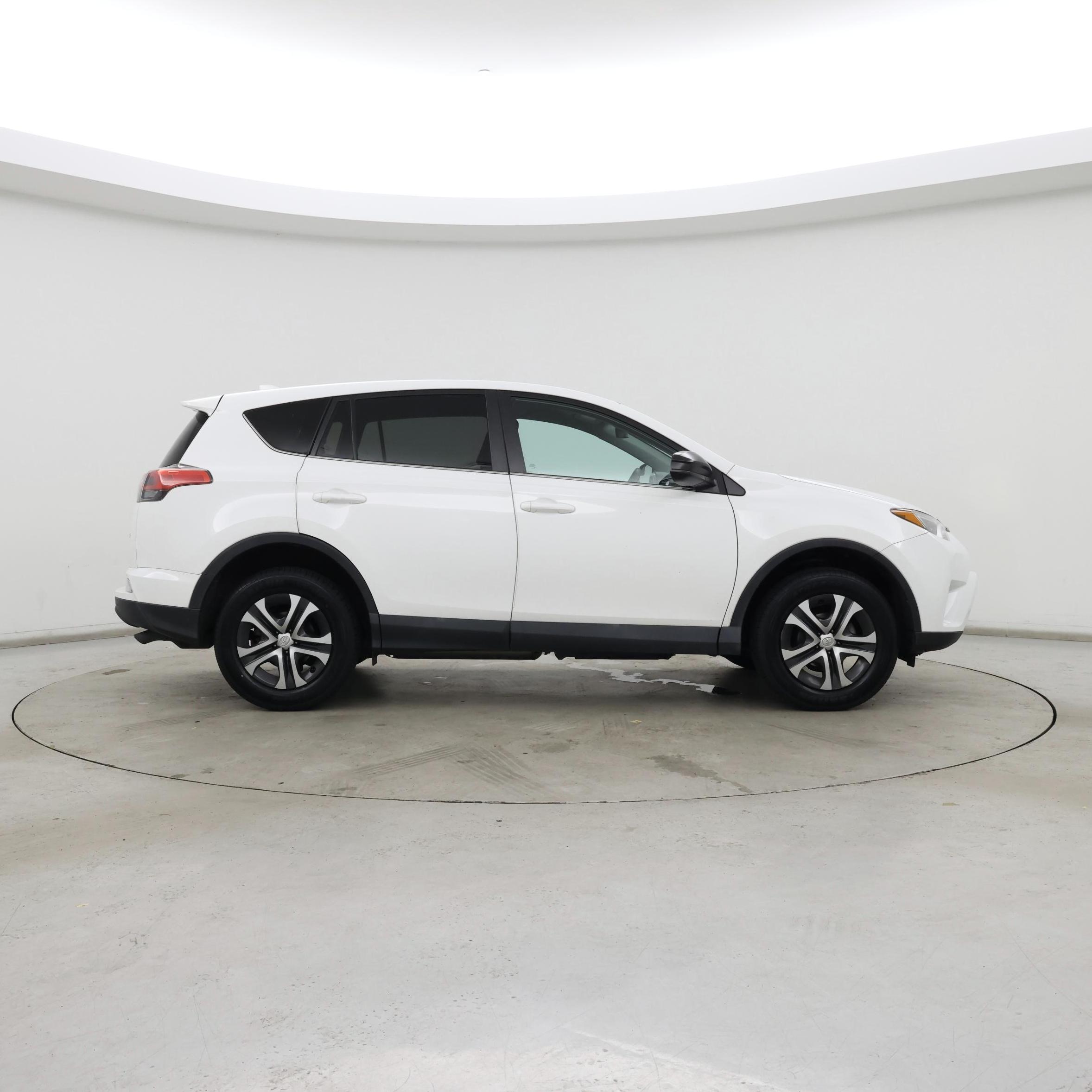 Thumbnail: 2018 Toyota RAV4 - 7
