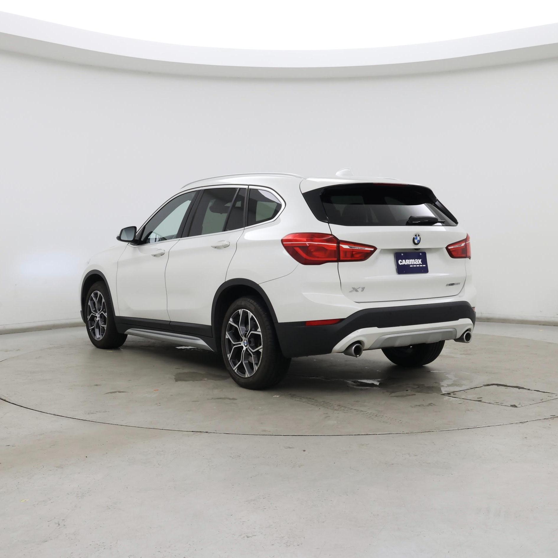 Thumbnail: 2021 BMW X1 - 2