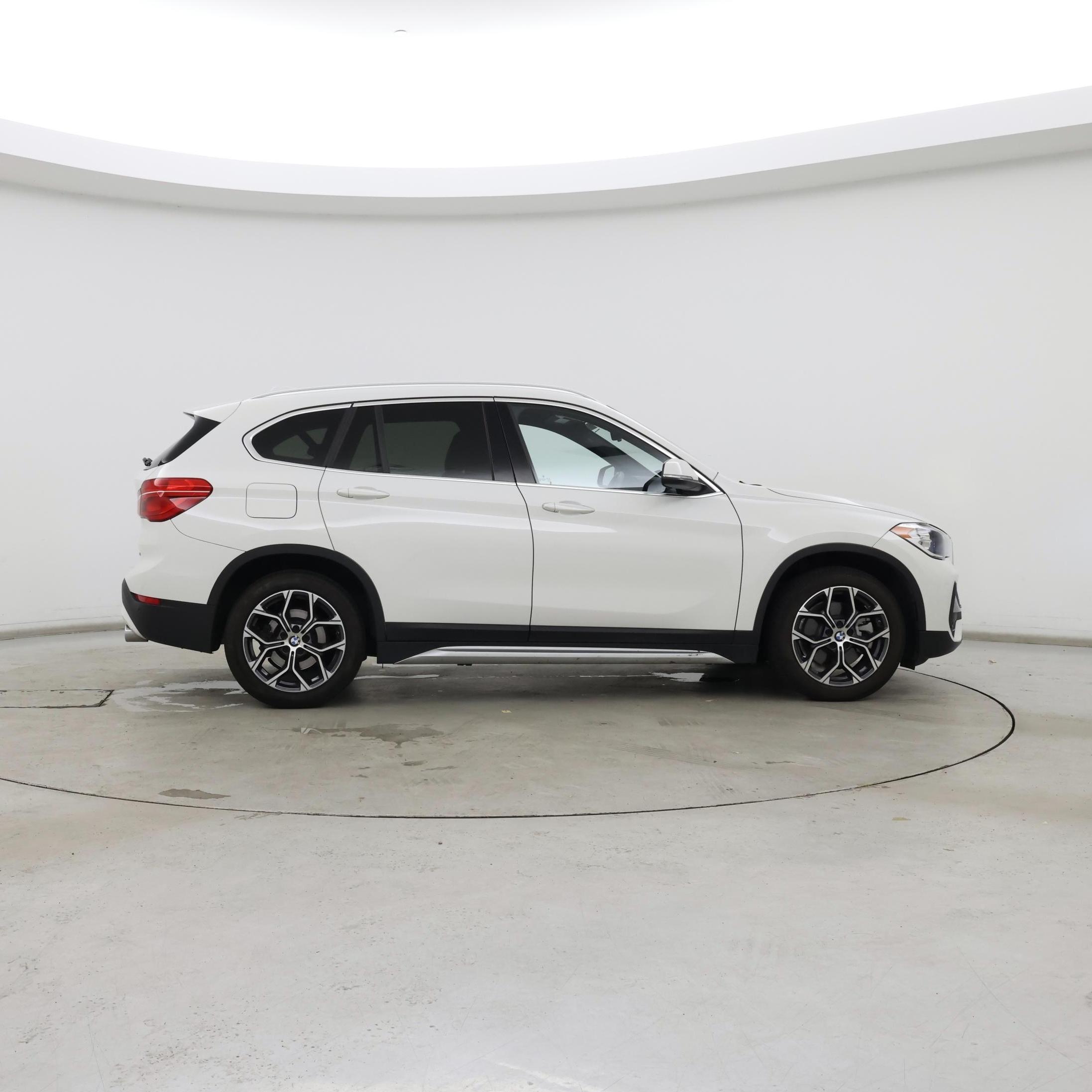 Thumbnail: 2021 BMW X1 - 7