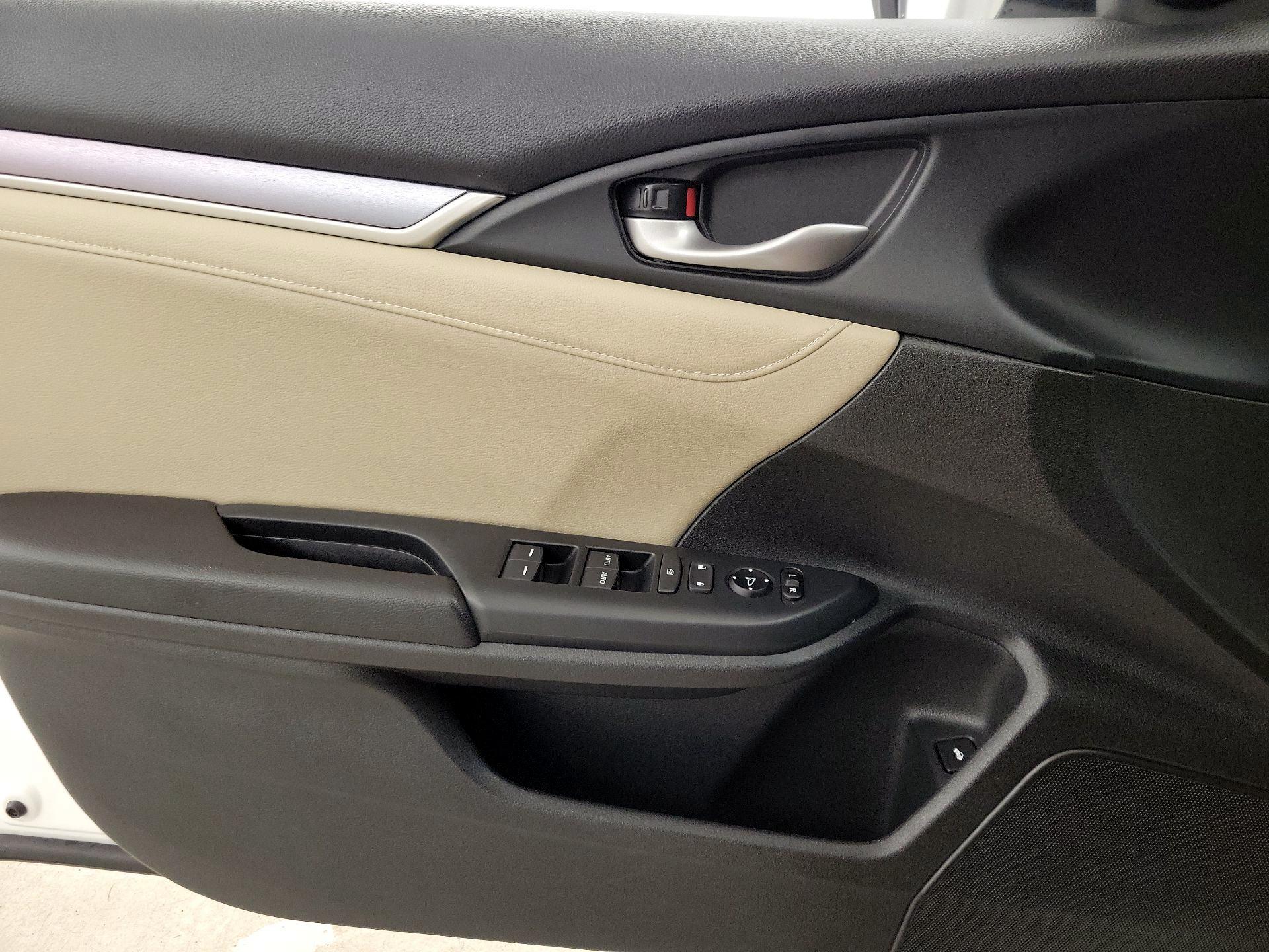 Thumbnail: 2016 Honda Civic - 12