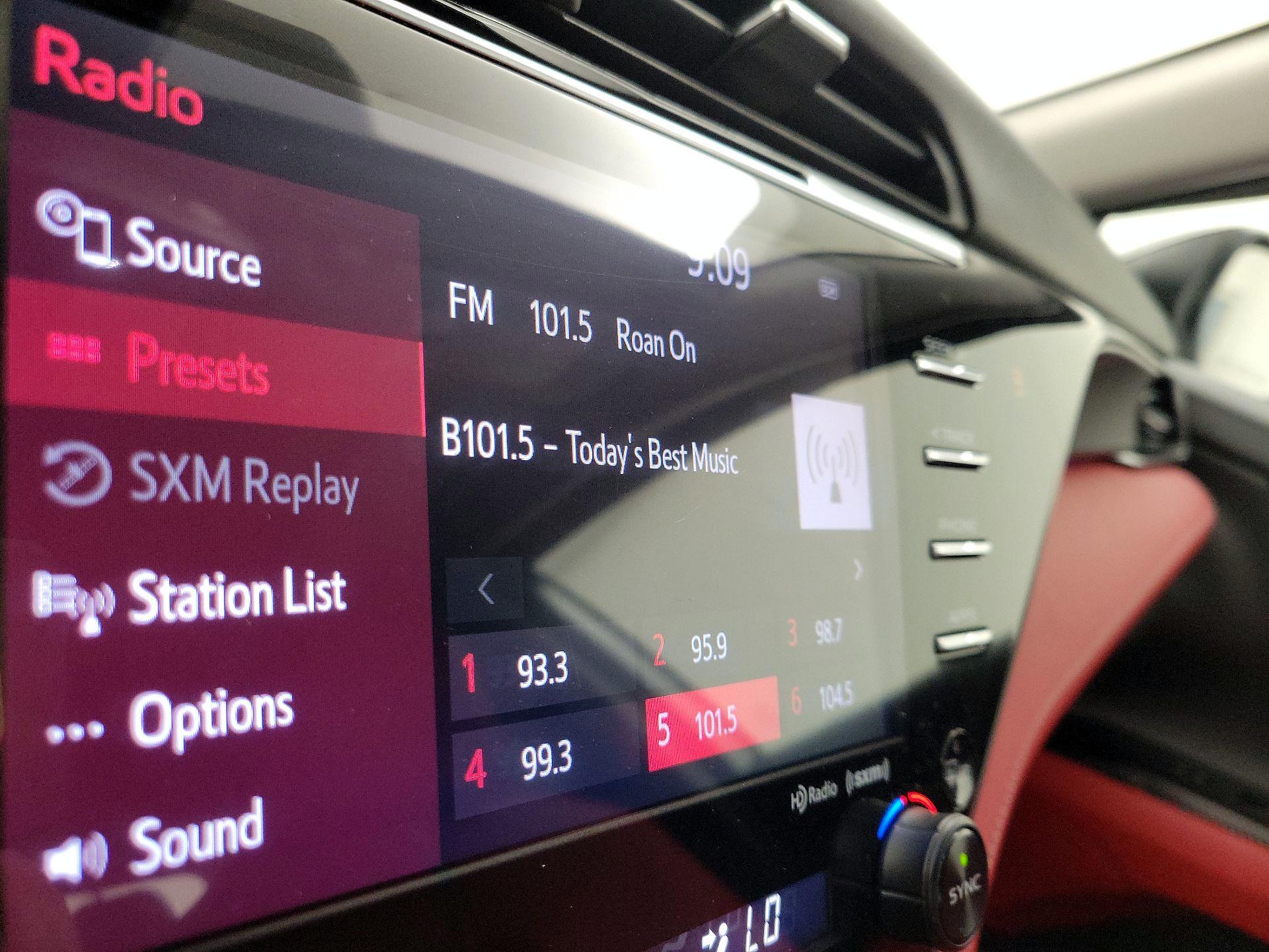 Thumbnail: 2019 Toyota Camry - 15