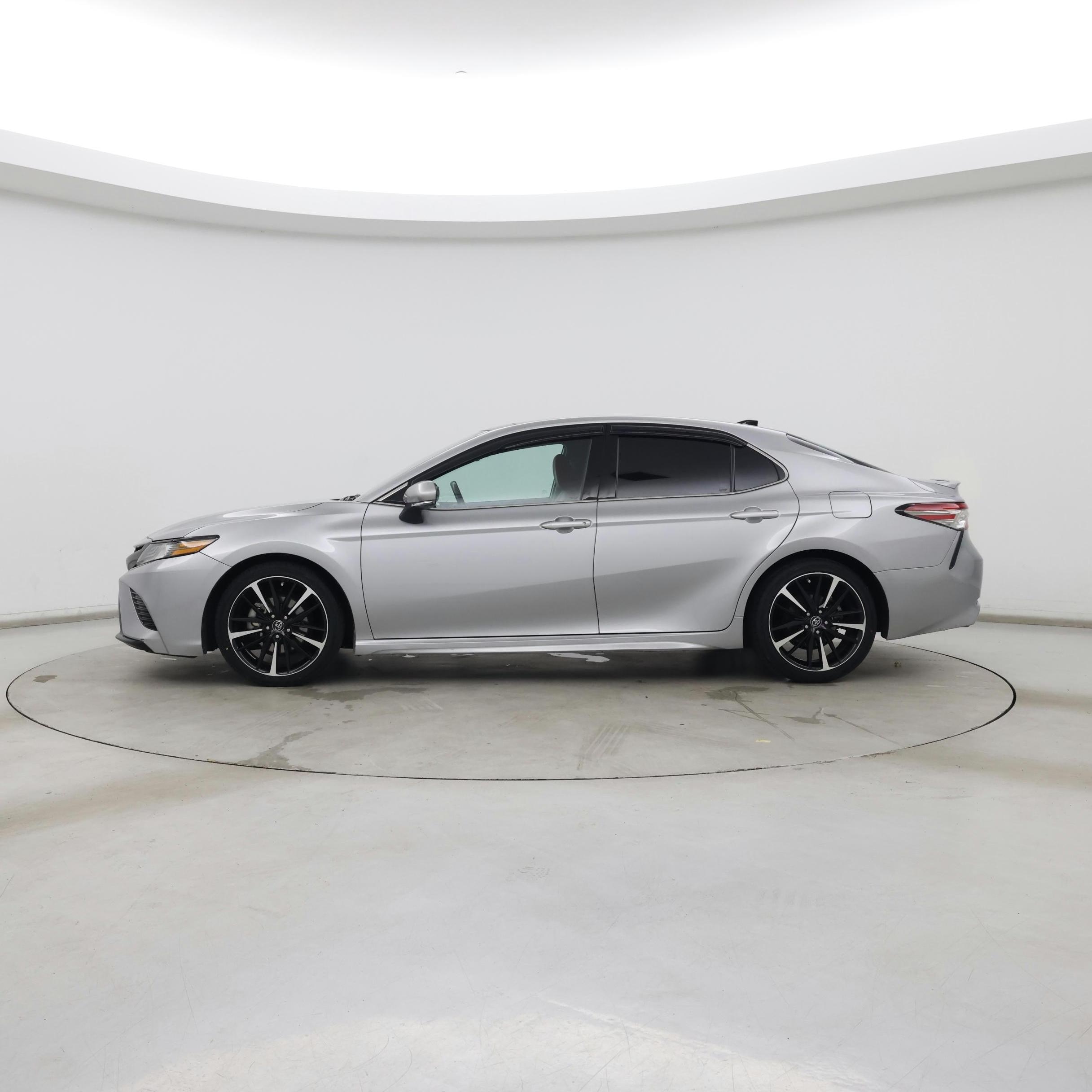 Thumbnail: 2019 Toyota Camry - 3