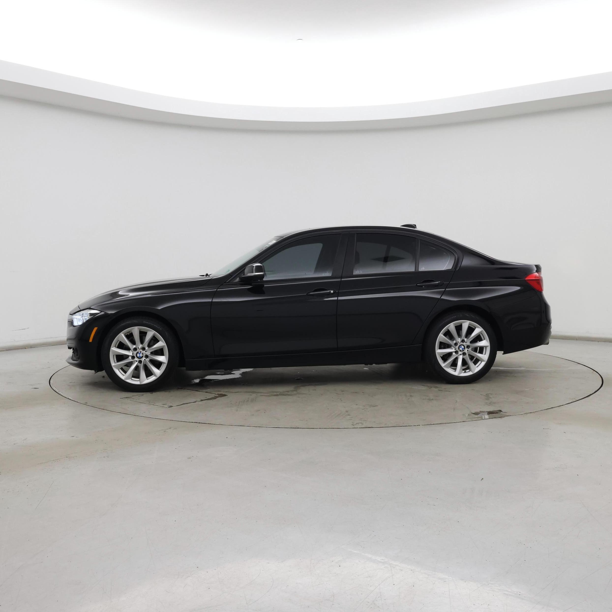 Thumbnail: 2018 BMW 3 Series - 3