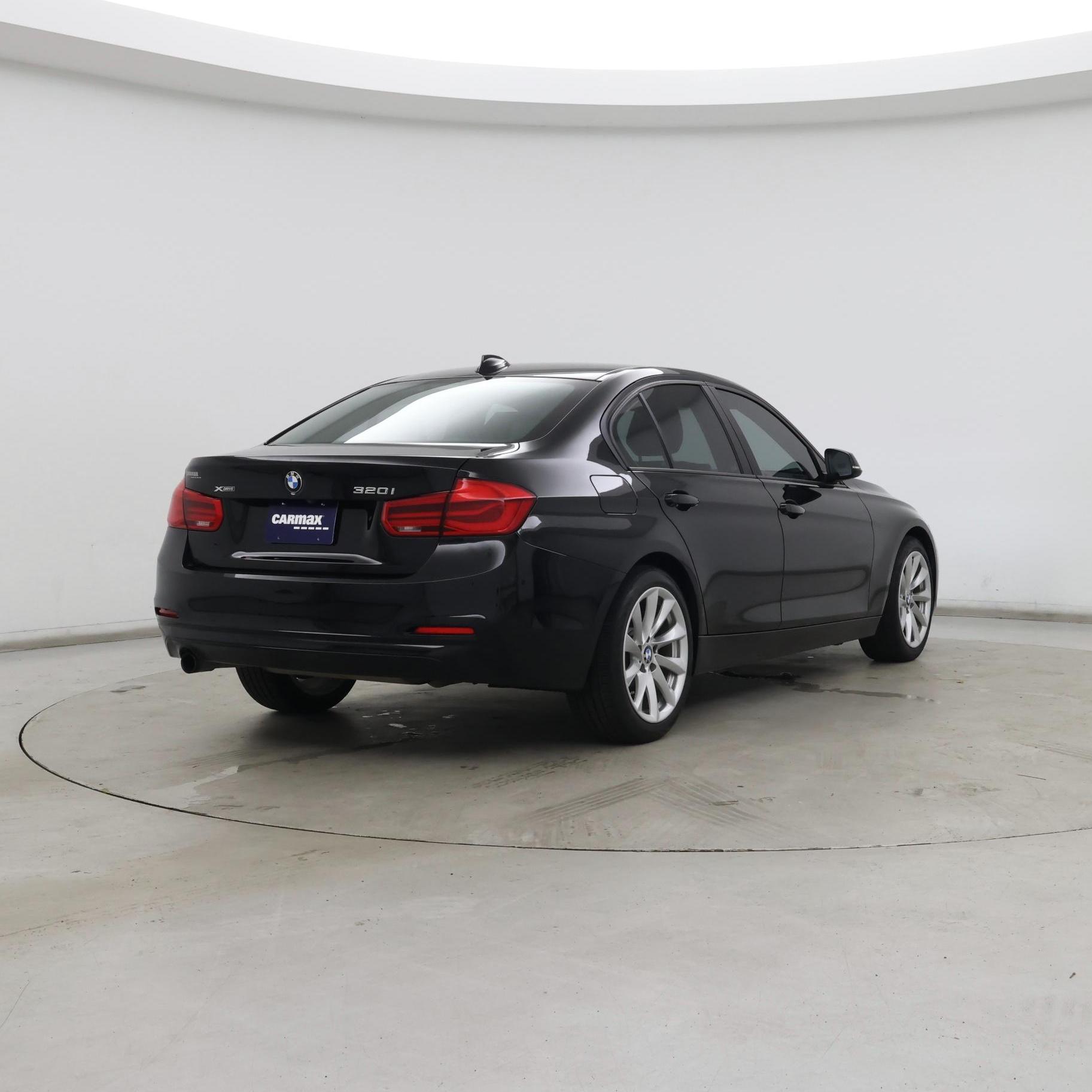 Thumbnail: 2018 BMW 3 Series - 8