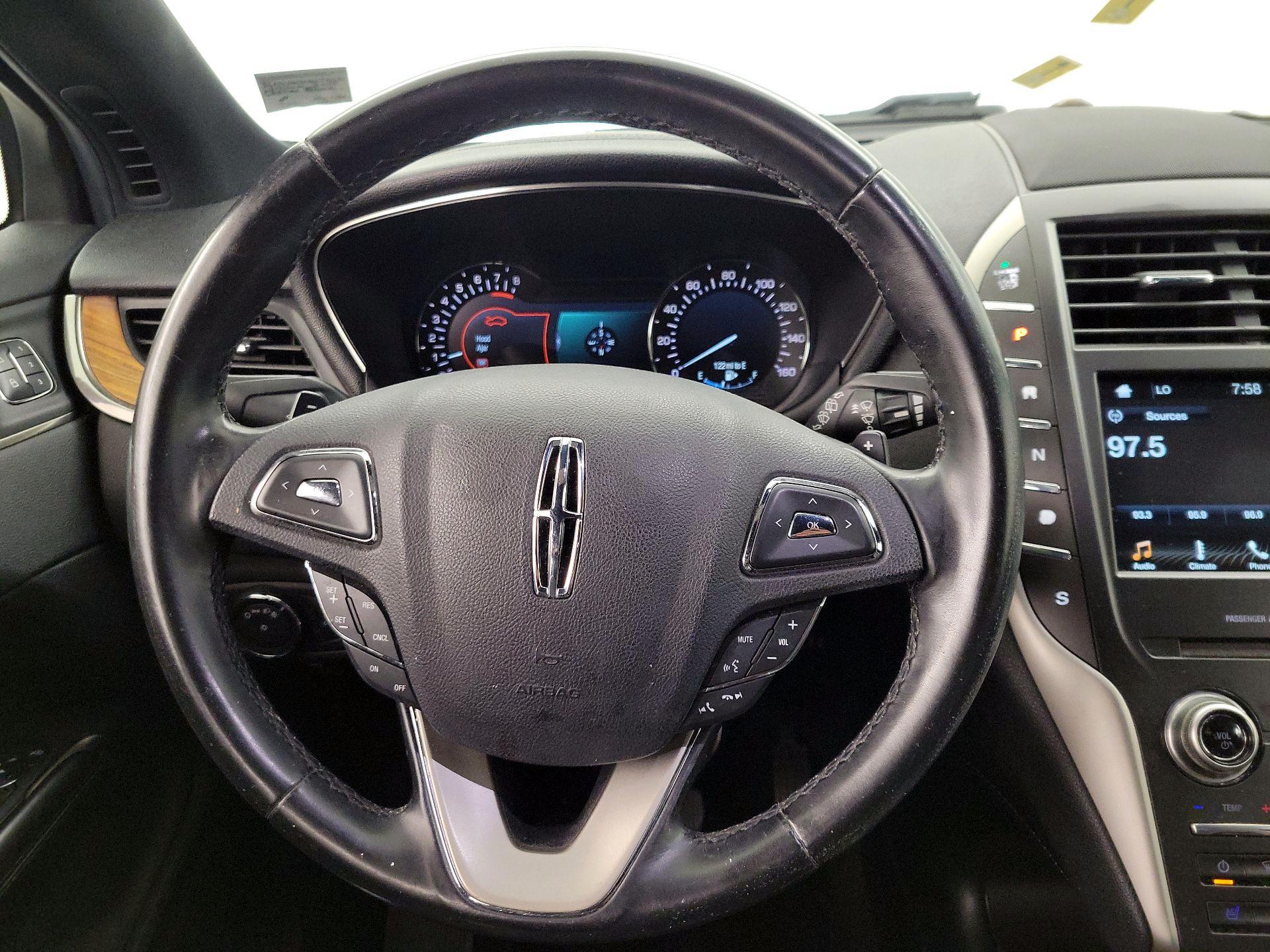 Thumbnail: 2016 Lincoln MKC - 10