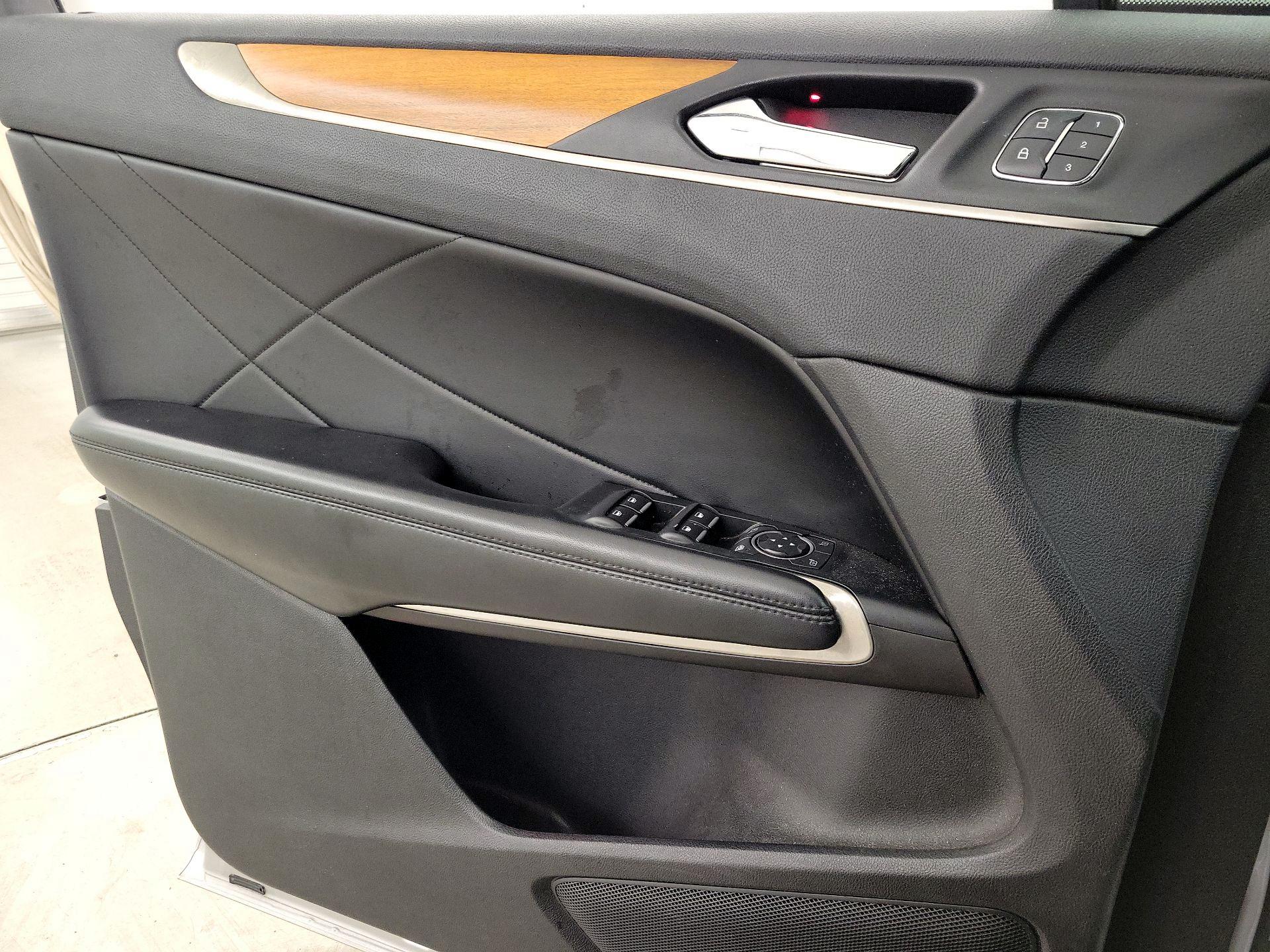 Thumbnail: 2016 Lincoln MKC - 12