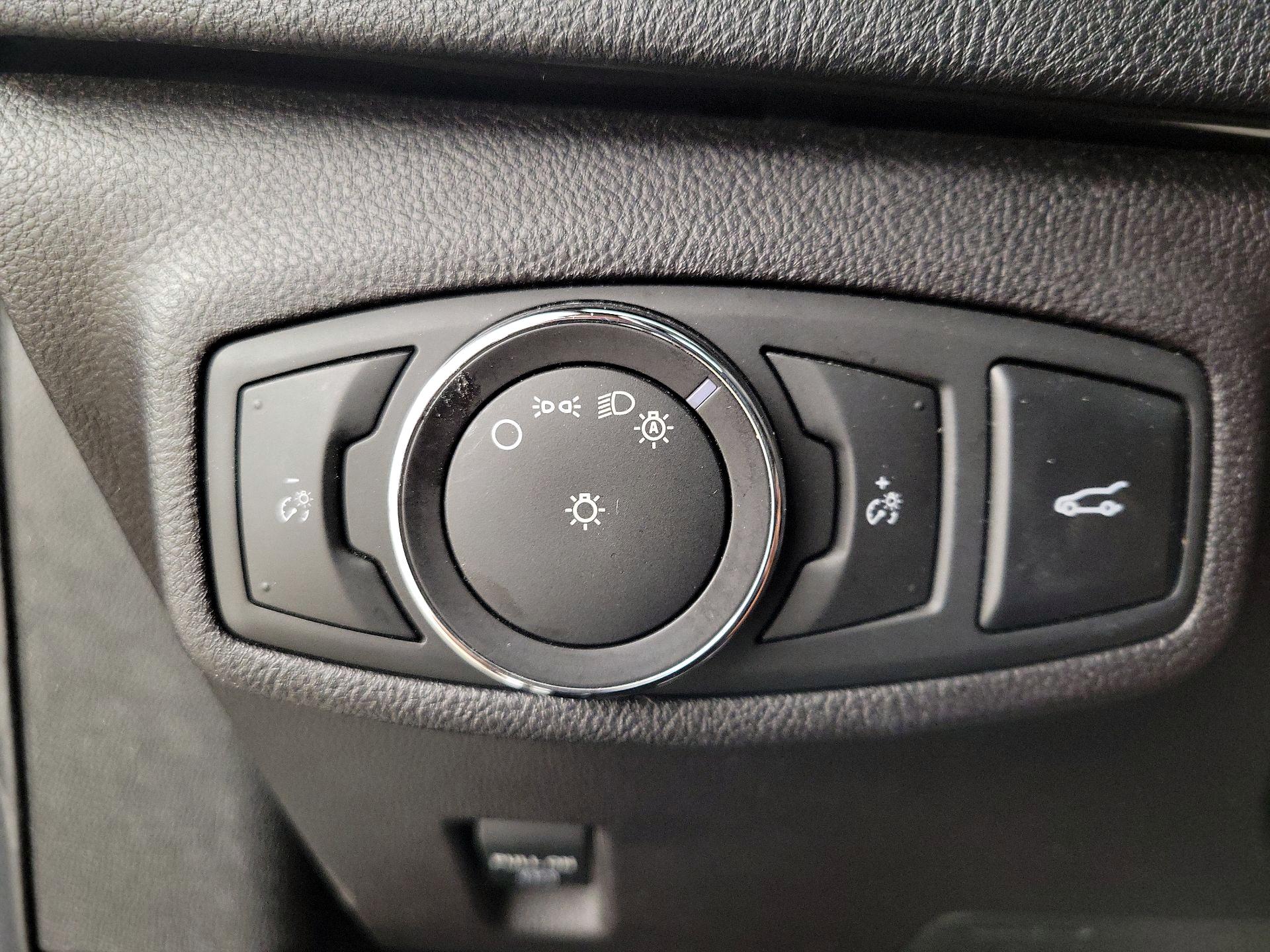 Thumbnail: 2016 Lincoln MKC - 13