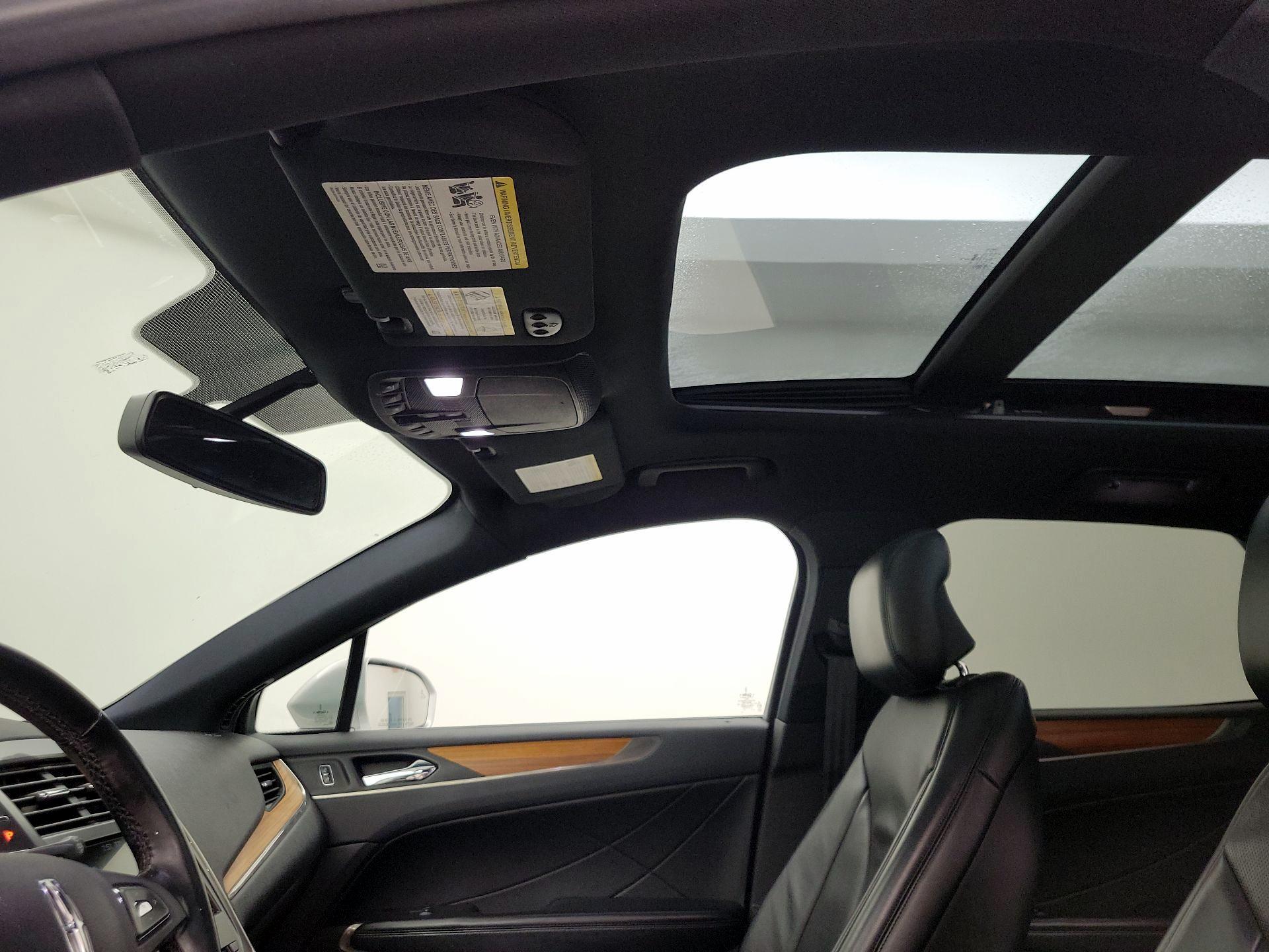 Thumbnail: 2016 Lincoln MKC - 20
