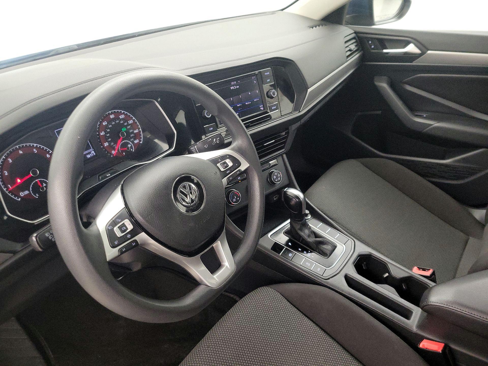 Thumbnail: 2019 Volkswagen Jetta - 9