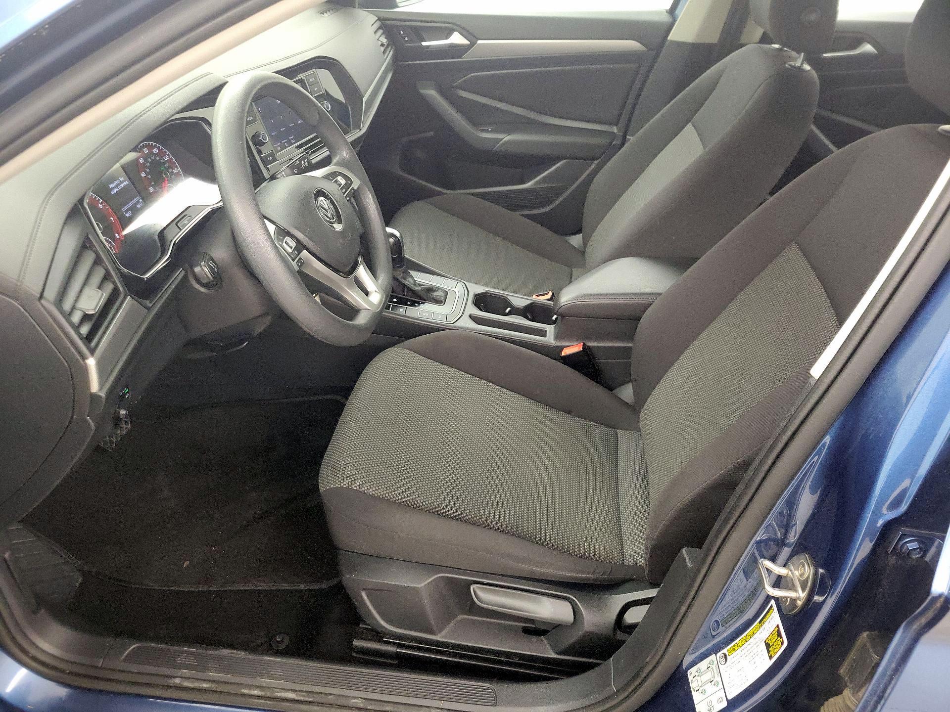 Thumbnail: 2019 Volkswagen Jetta - 11