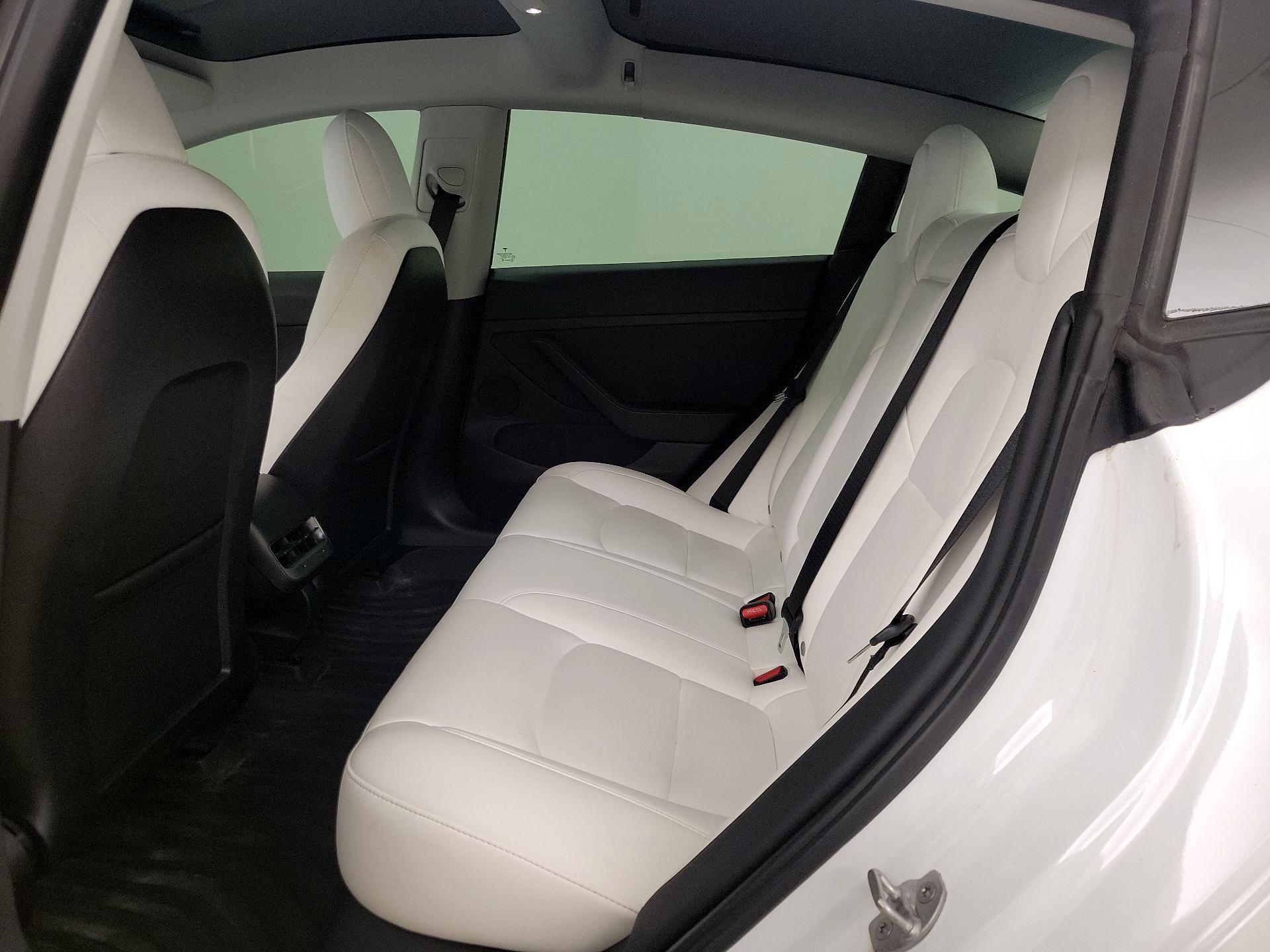Thumbnail: 2021 Tesla Model 3 - 19
