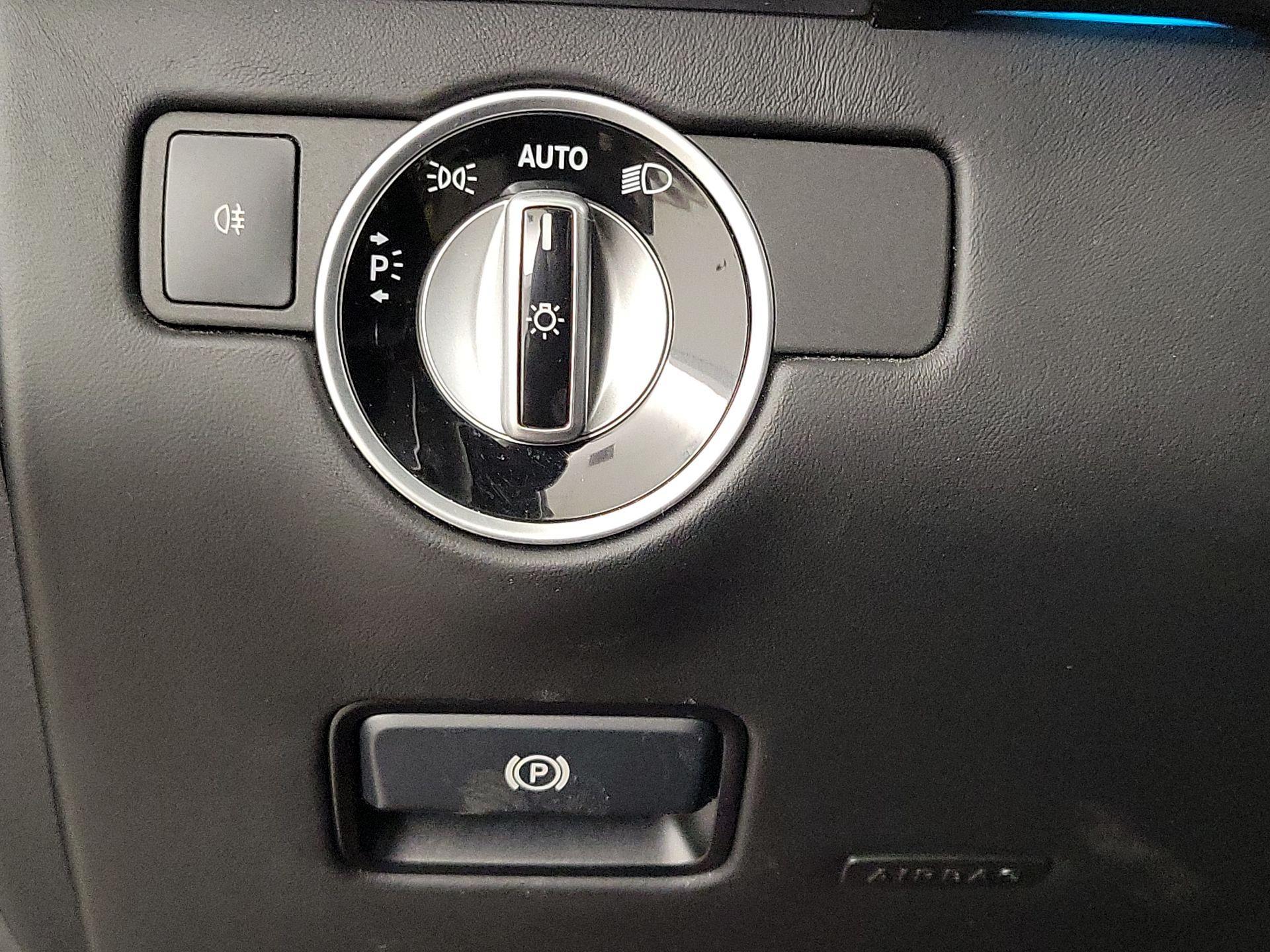 Thumbnail: 2015 Mercedes-Benz M-Class - 13