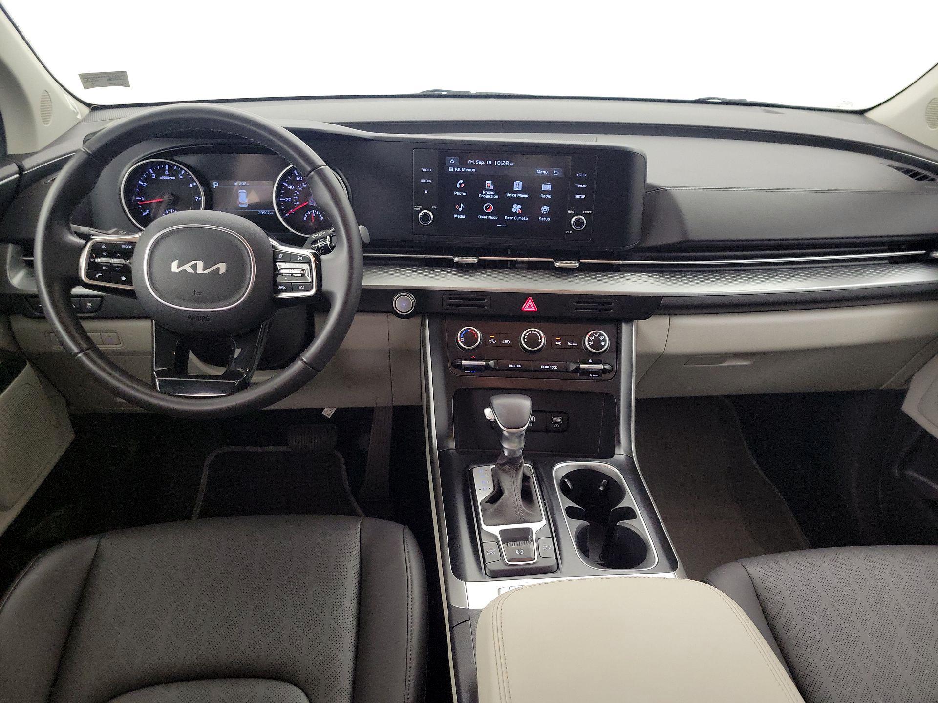 Thumbnail: 2023 Kia Carnival - 9