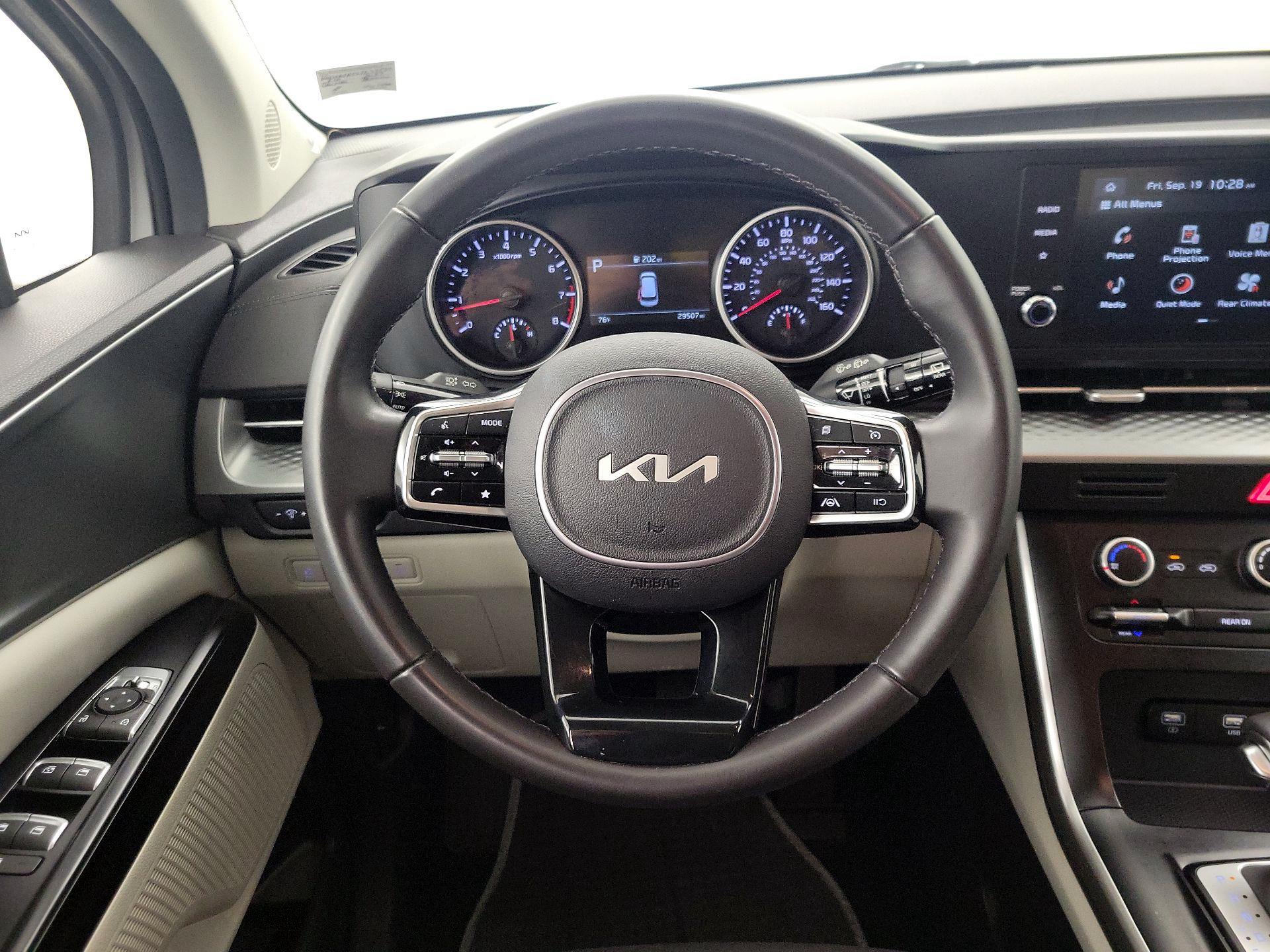 Thumbnail: 2023 Kia Carnival - 10