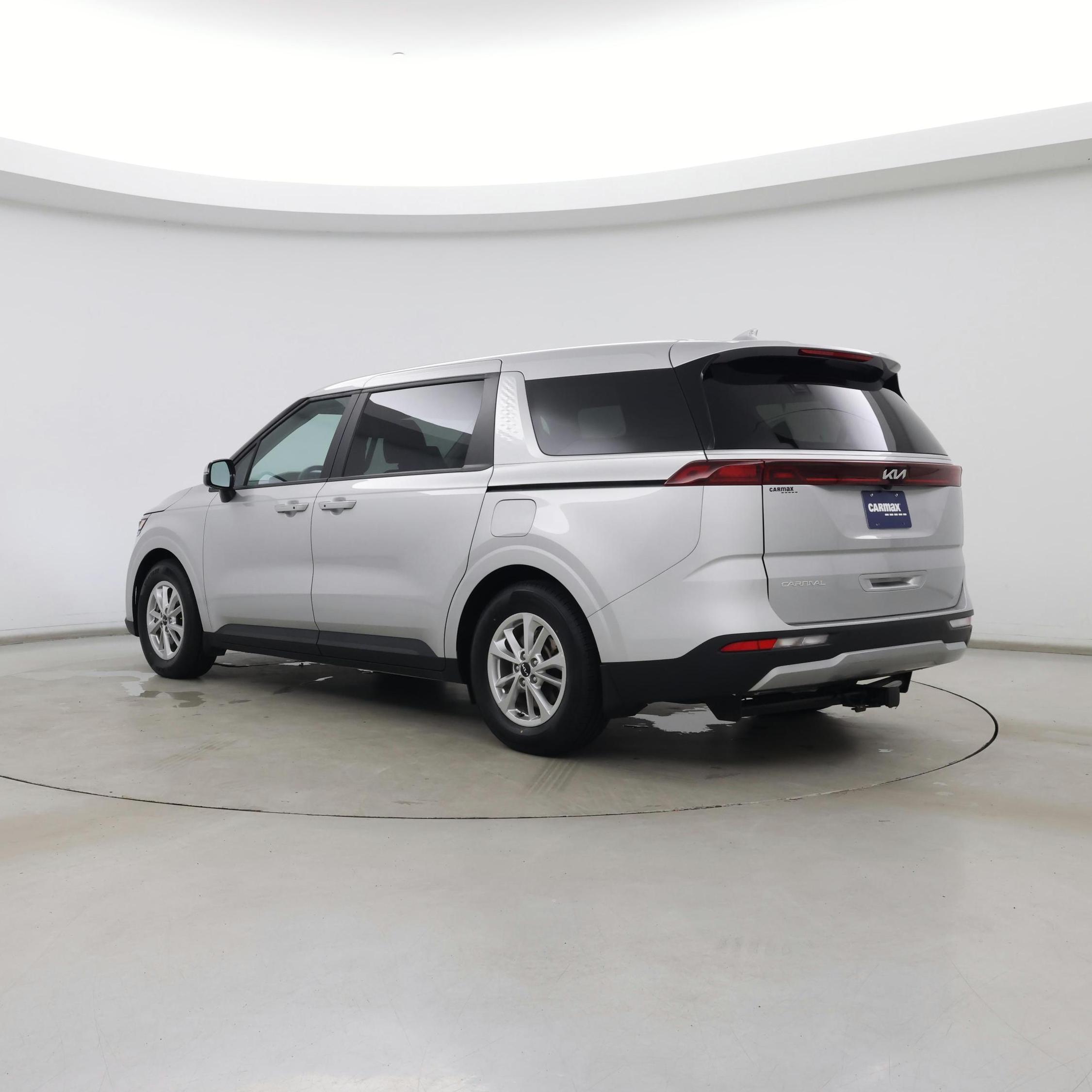 Thumbnail: 2023 Kia Carnival - 2