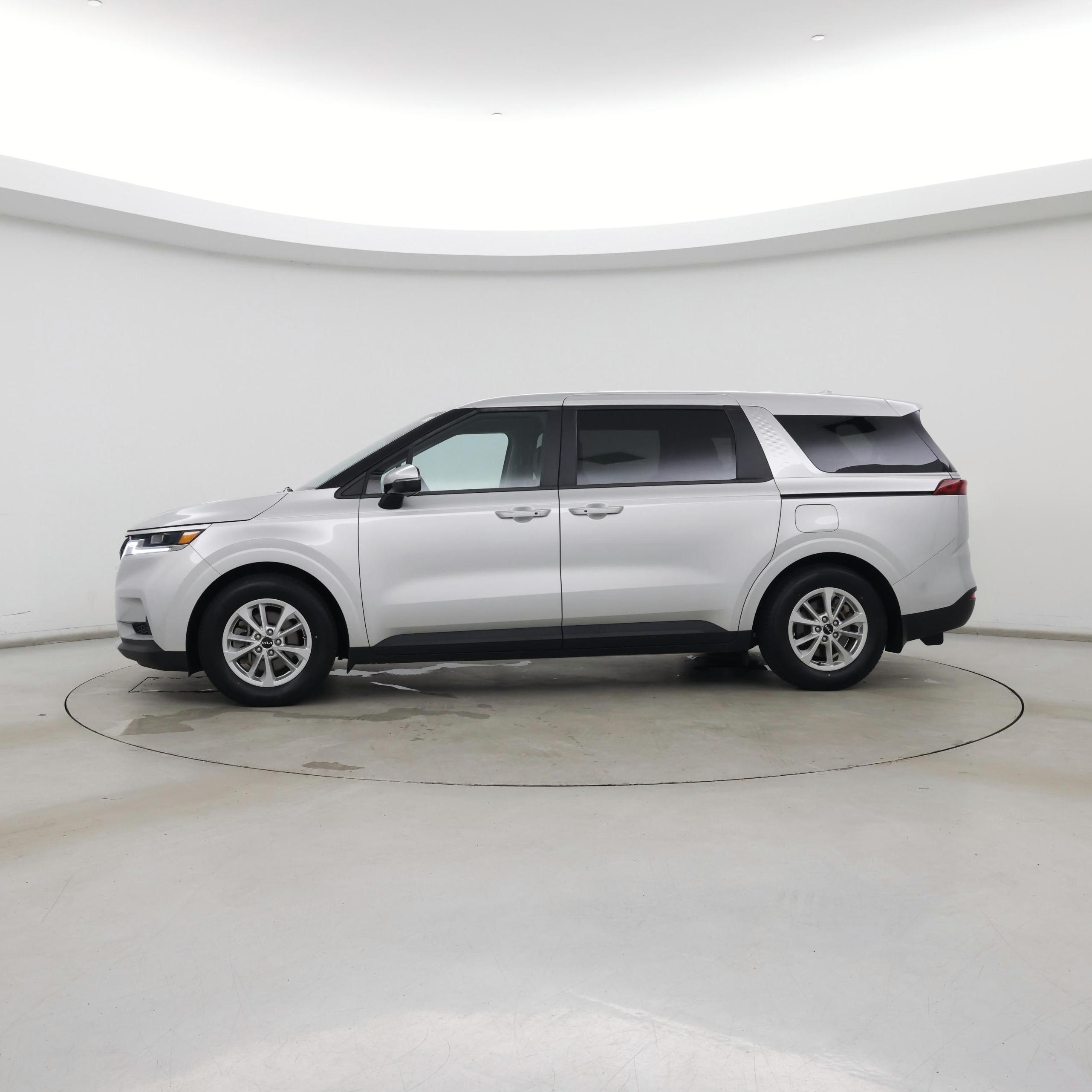 Thumbnail: 2023 Kia Carnival - 3