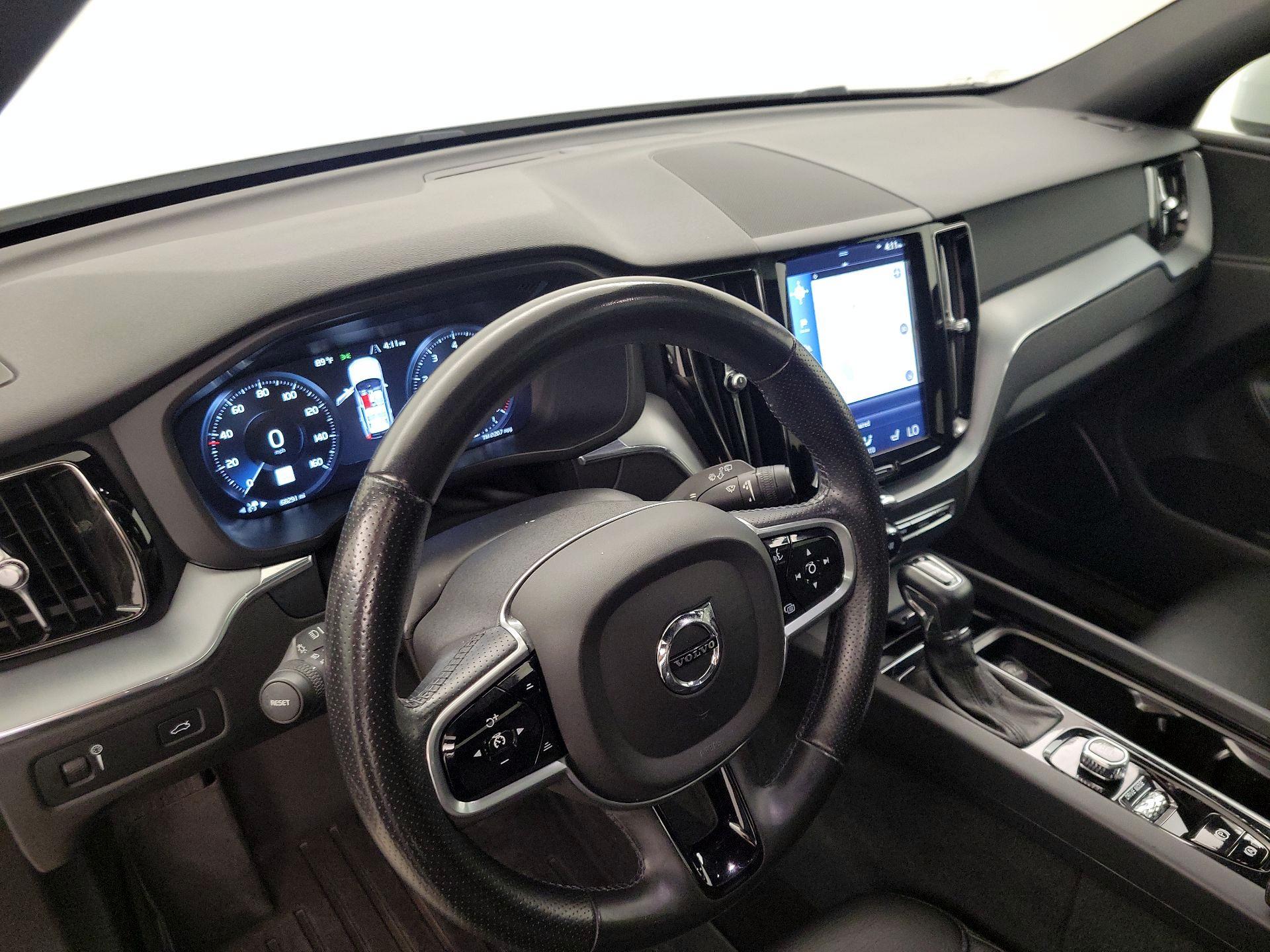 Thumbnail: 2018 Volvo XC60 - 9