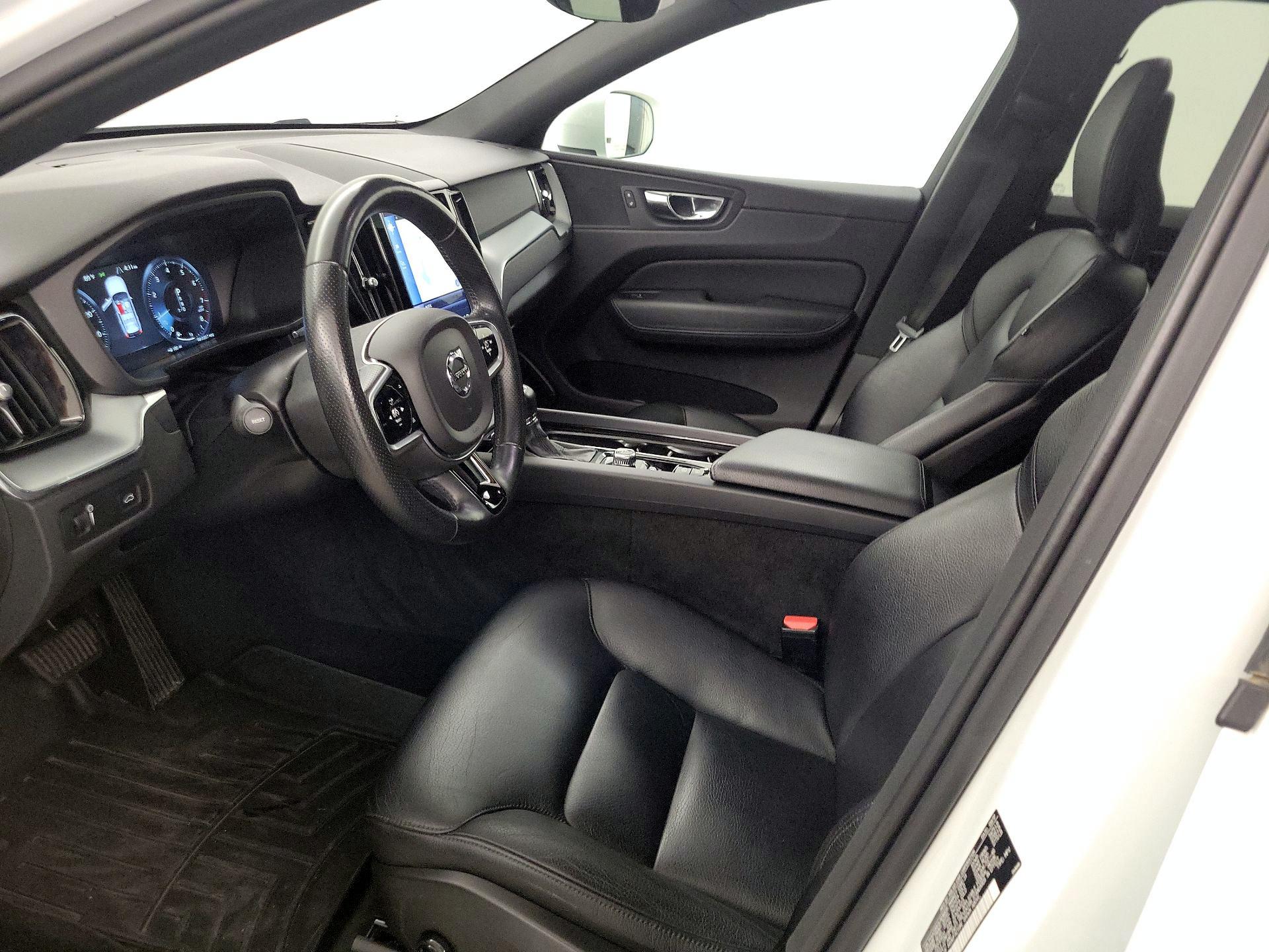 Thumbnail: 2018 Volvo XC60 - 11