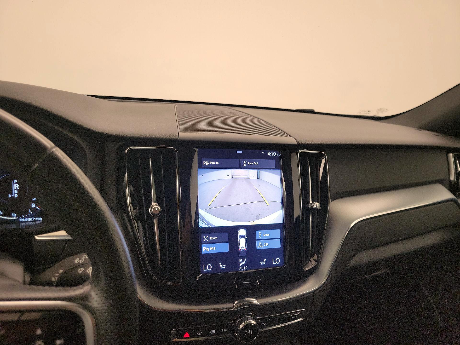 Thumbnail: 2018 Volvo XC60 - 15