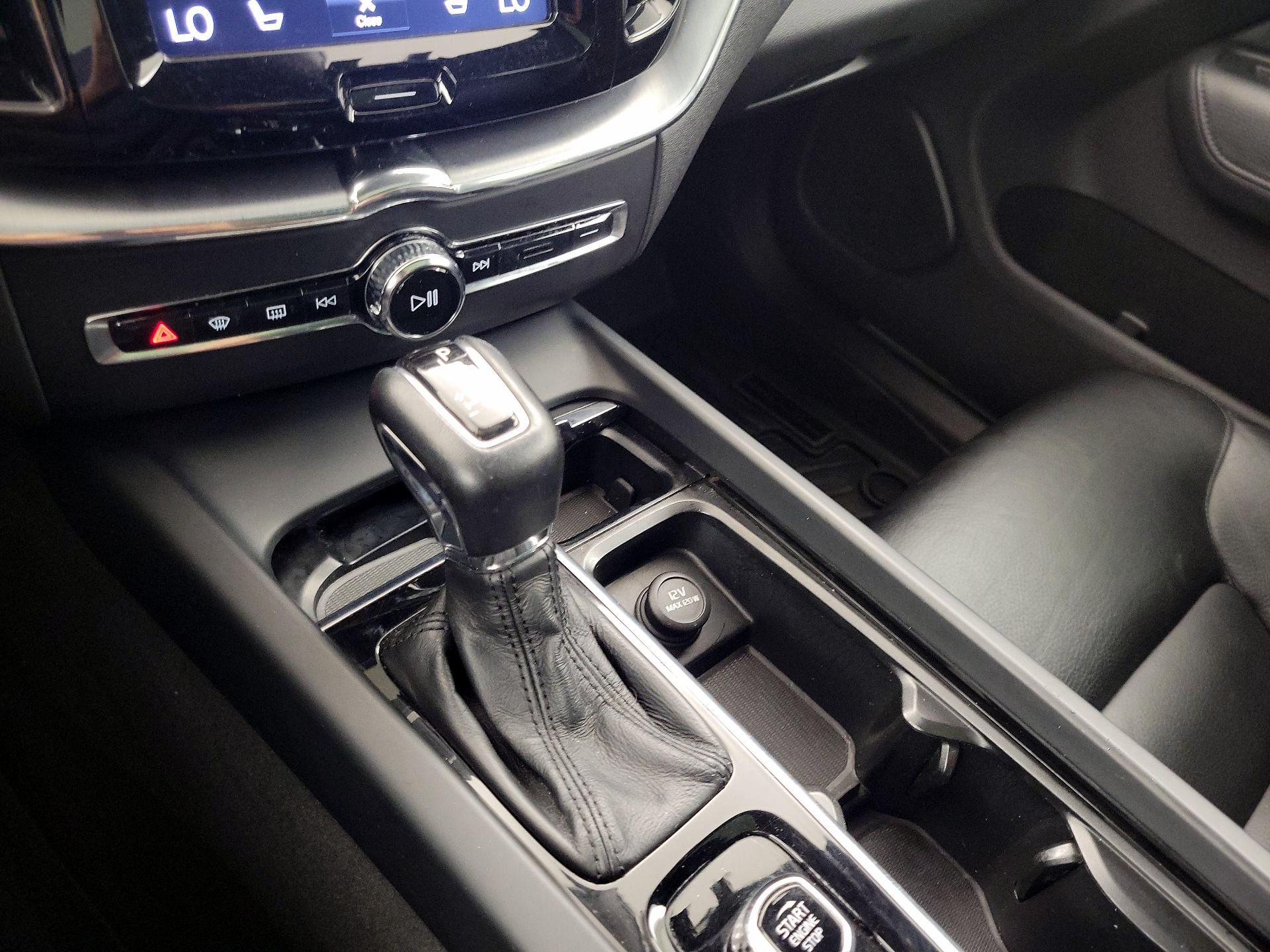 Thumbnail: 2018 Volvo XC60 - 18