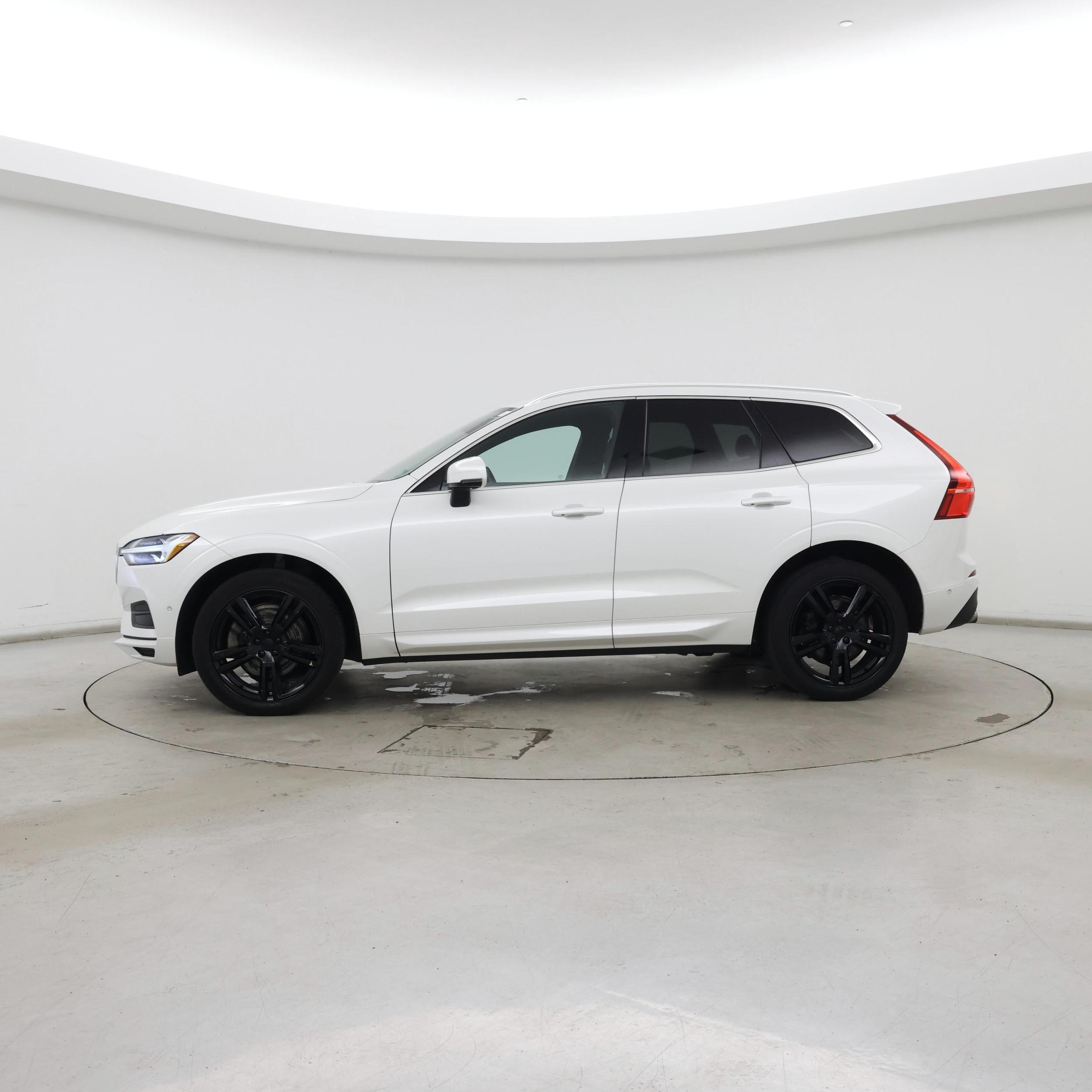Thumbnail: 2018 Volvo XC60 - 3