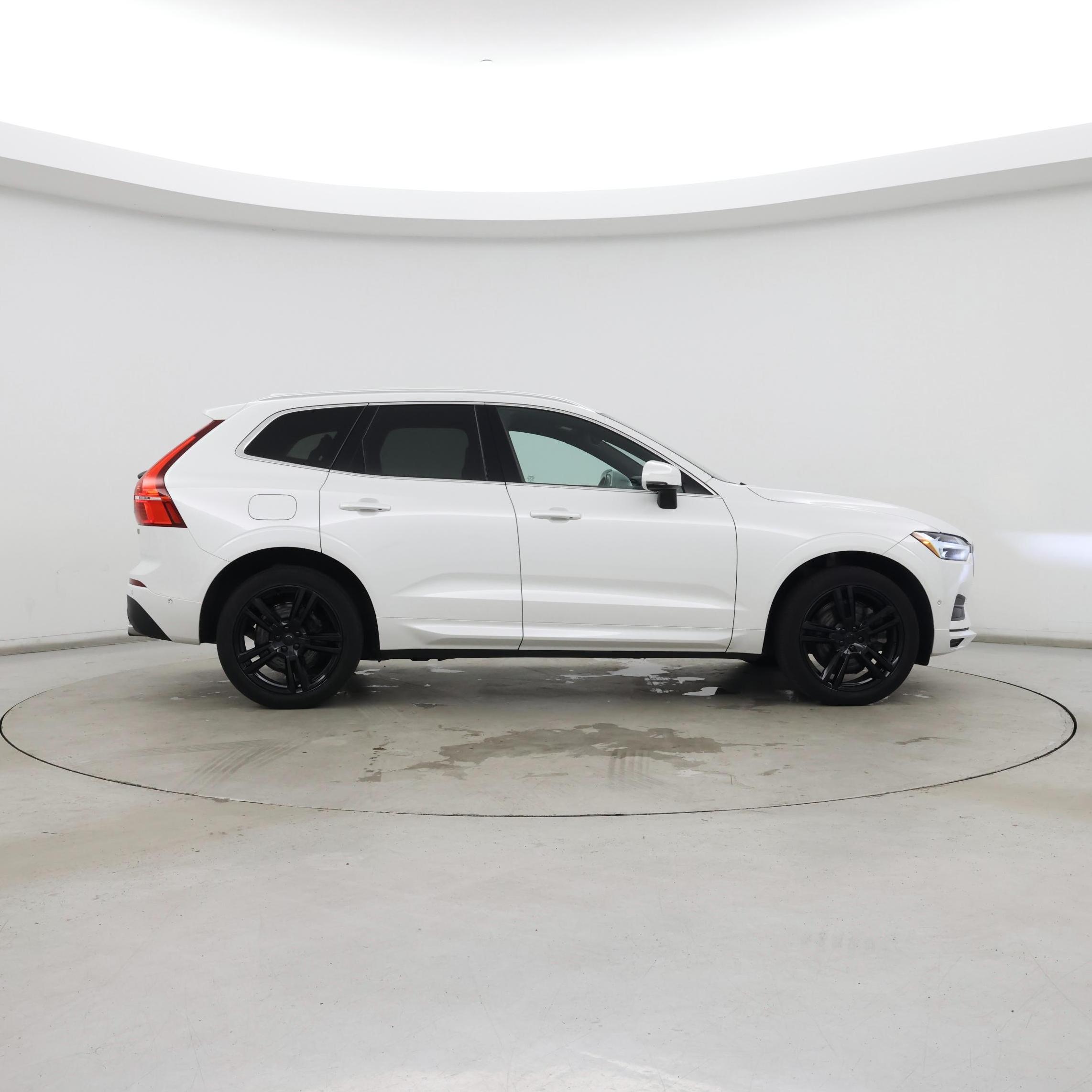 Thumbnail: 2018 Volvo XC60 - 7