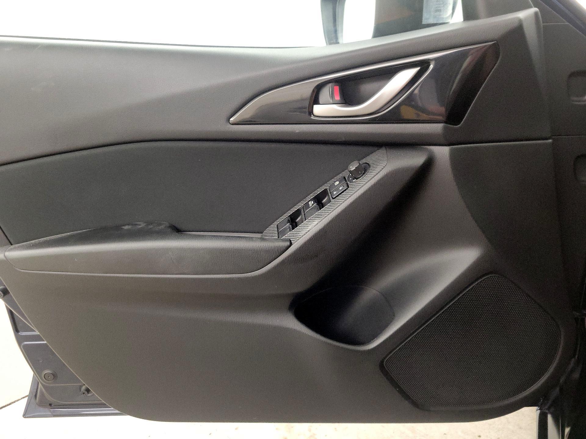 Thumbnail: 2016 Mazda Mazda3 - 12