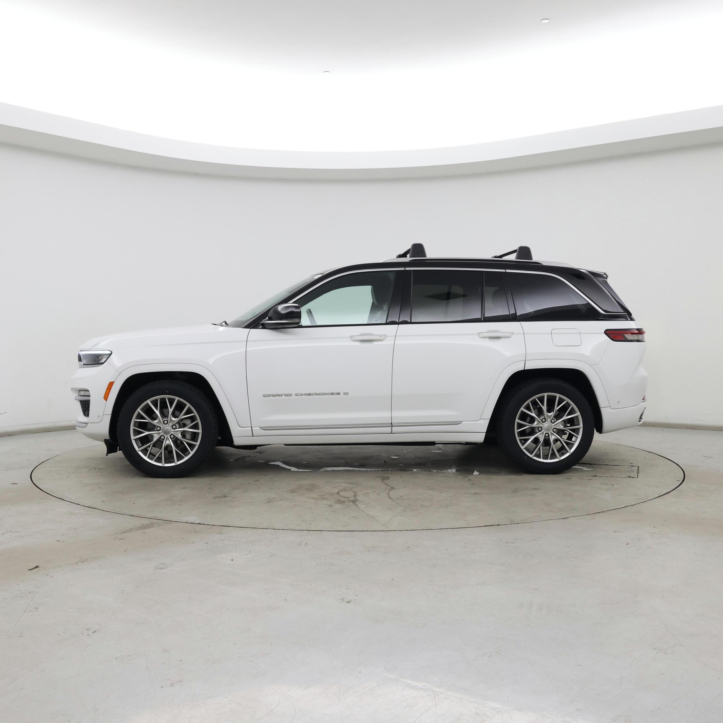 Thumbnail: 2022 Jeep Grand Cherokee - 3