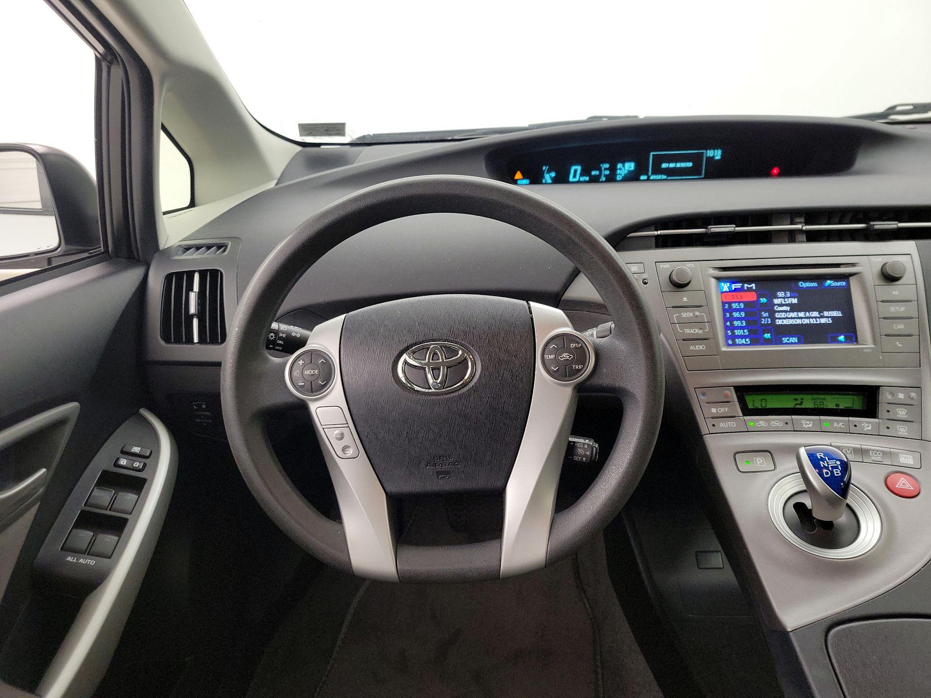 Thumbnail: 2014 Toyota Prius - 10