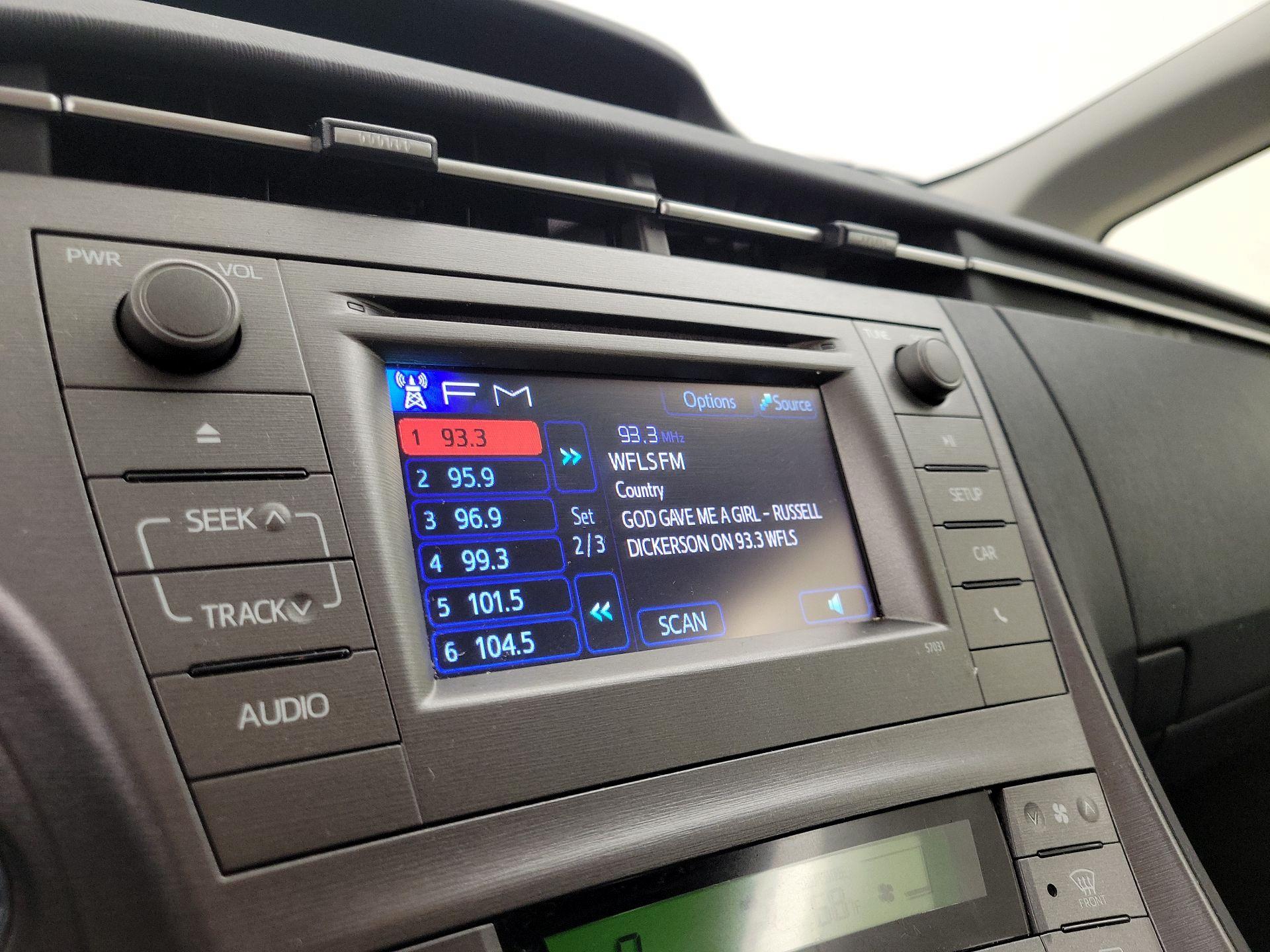Thumbnail: 2014 Toyota Prius - 14