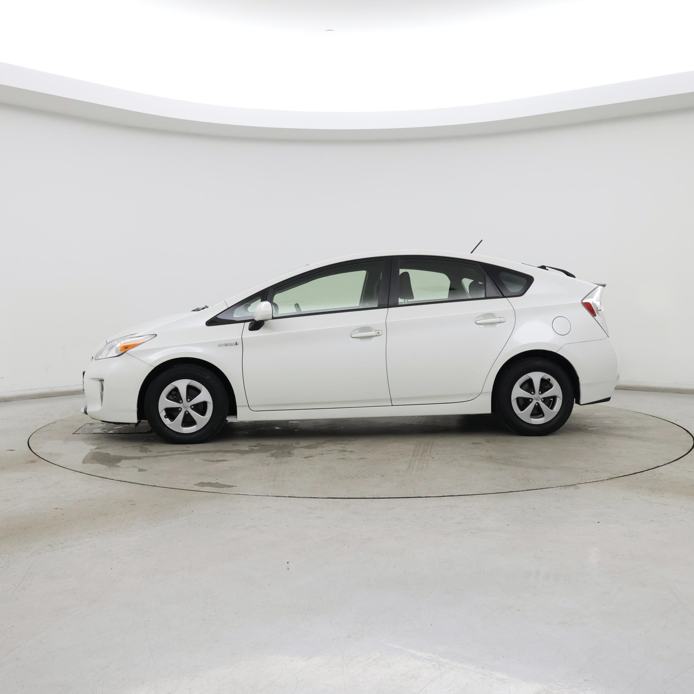 Thumbnail: 2014 Toyota Prius - 3