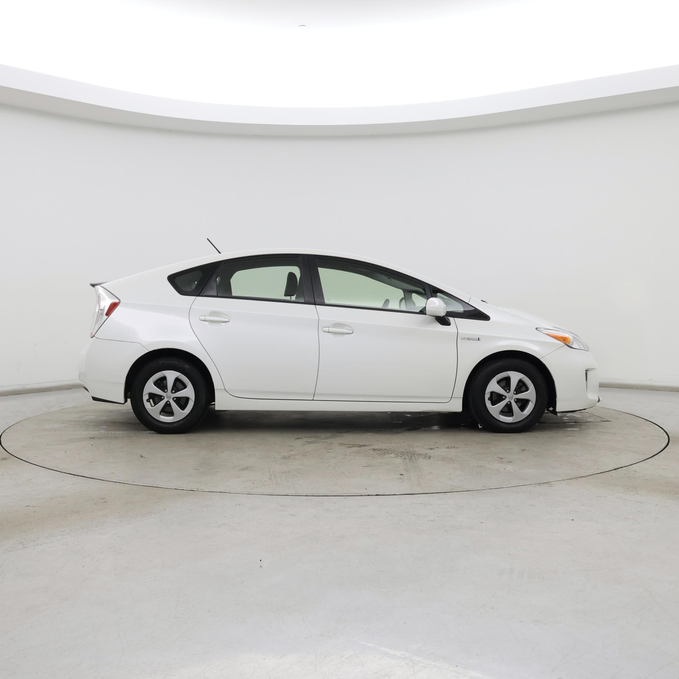 Thumbnail: 2014 Toyota Prius - 7