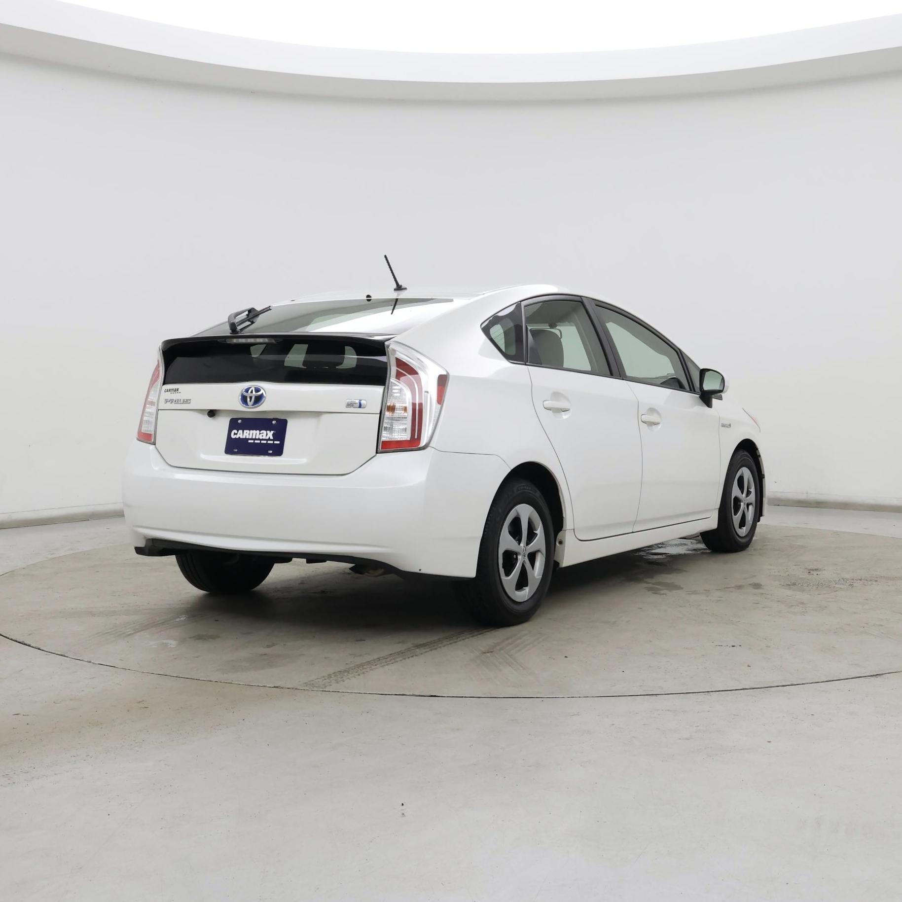 Thumbnail: 2014 Toyota Prius - 8