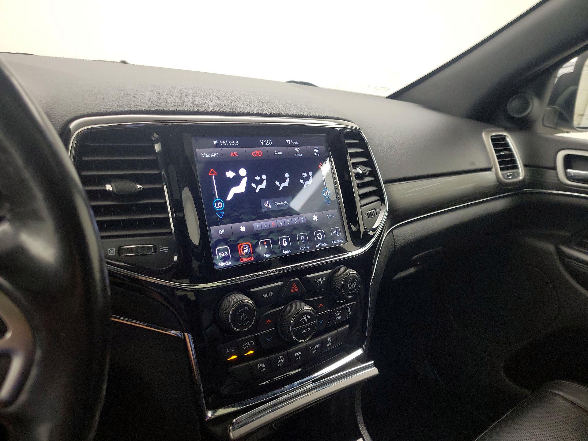 Thumbnail: 2020 Jeep Grand Cherokee - 17