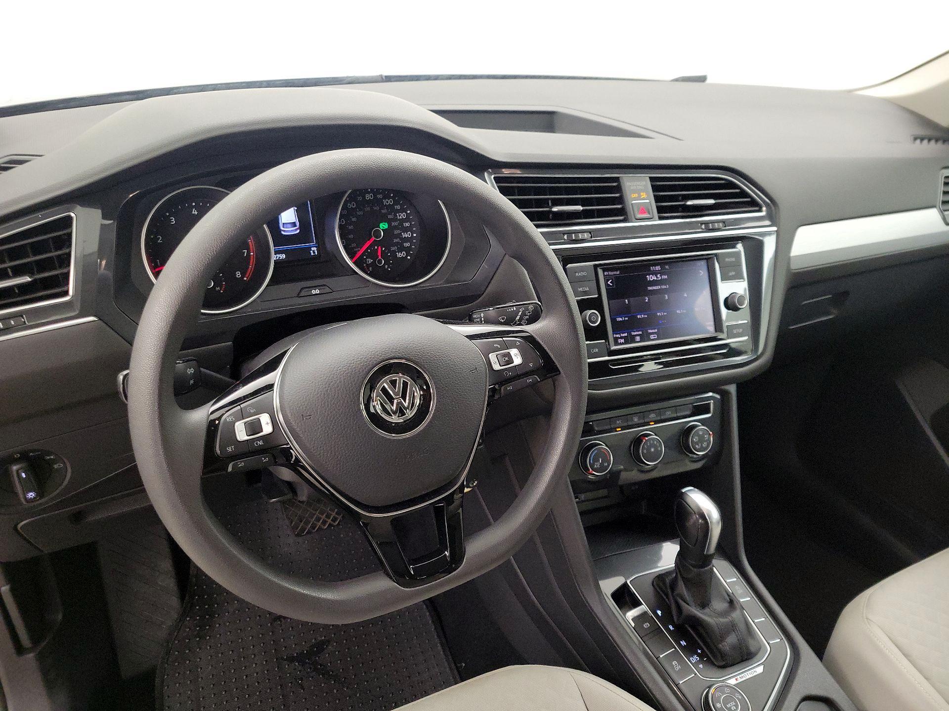 Thumbnail: 2018 Volkswagen Tiguan - 10