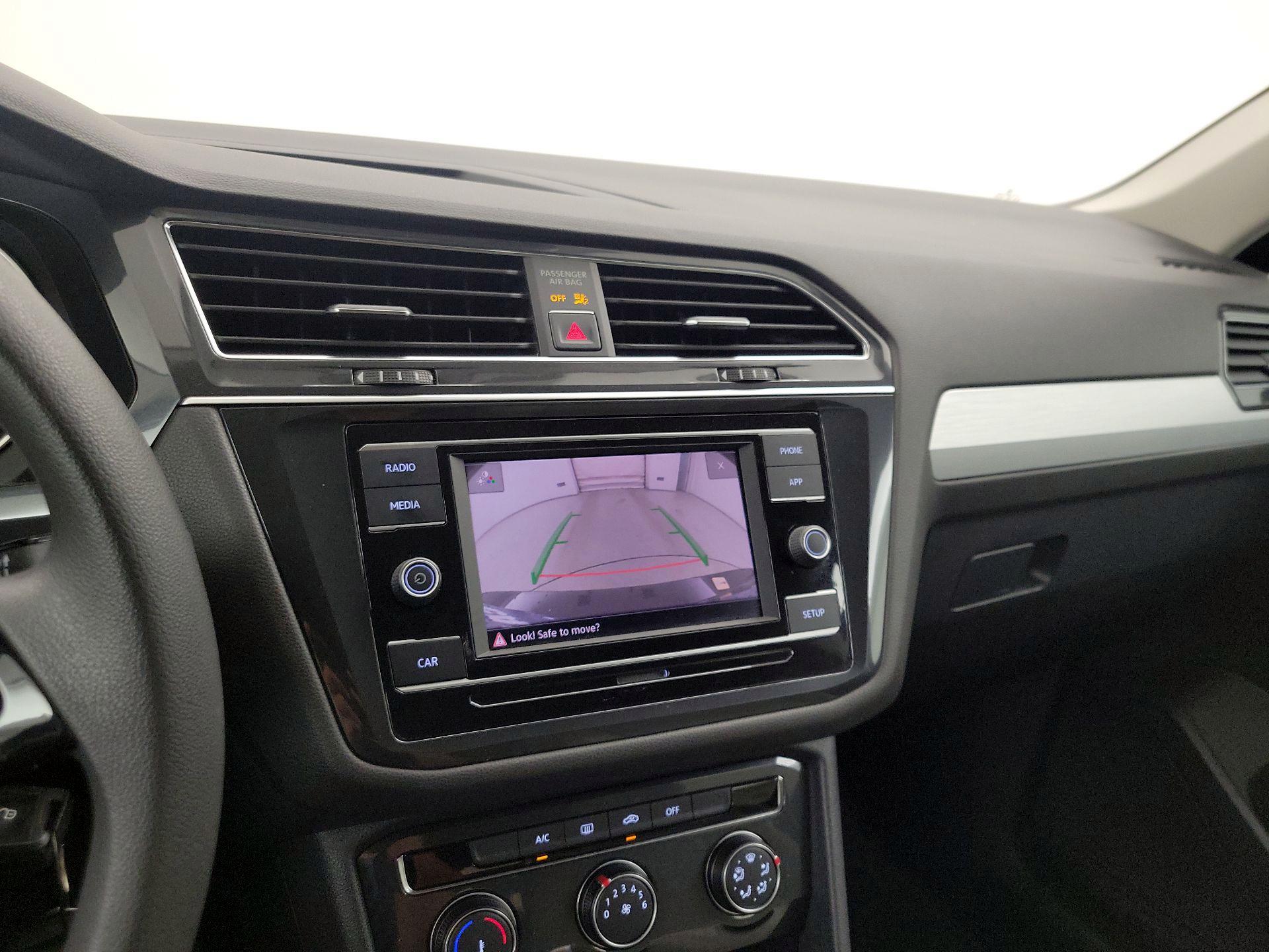 Thumbnail: 2018 Volkswagen Tiguan - 14