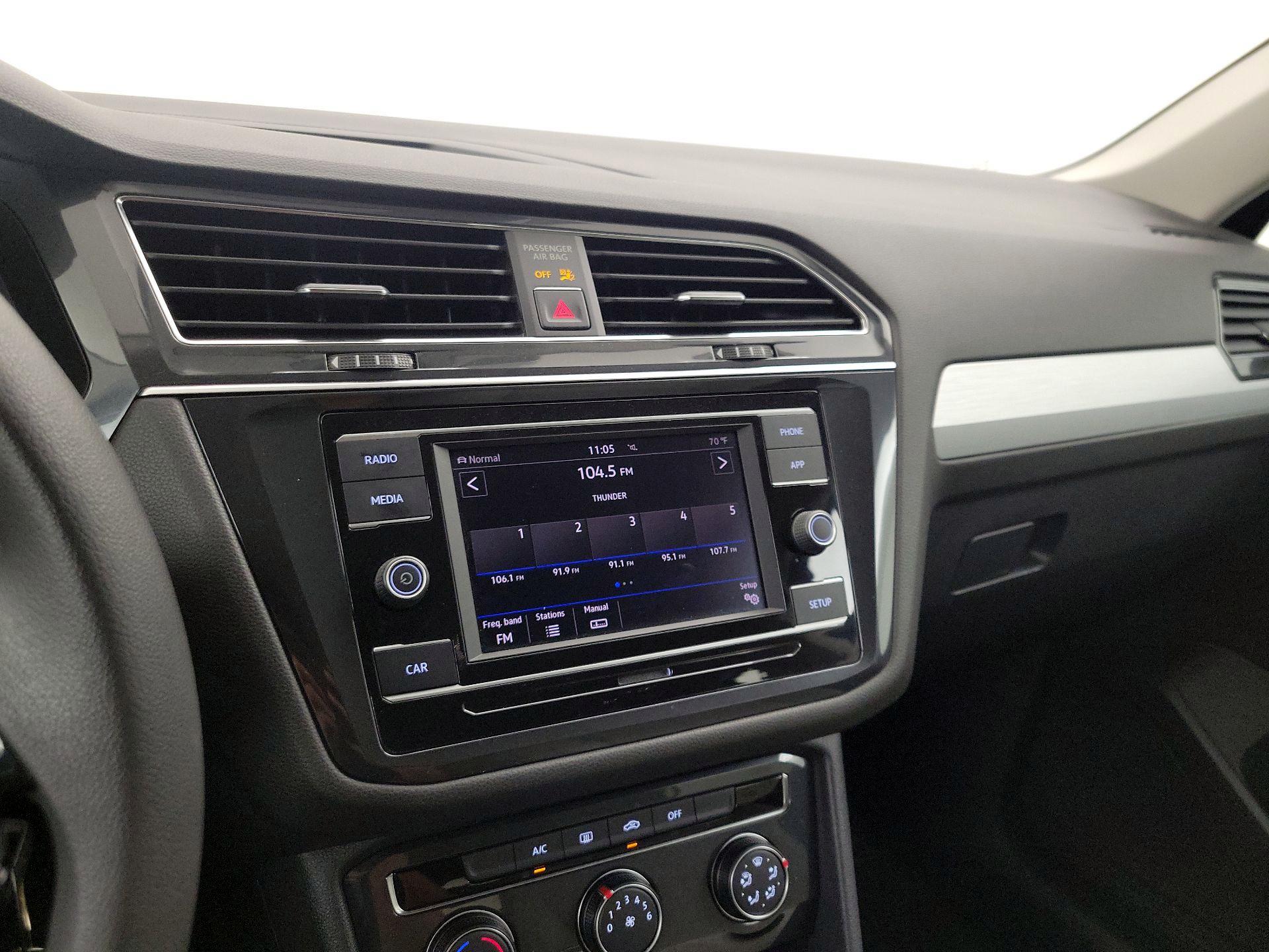Thumbnail: 2018 Volkswagen Tiguan - 15