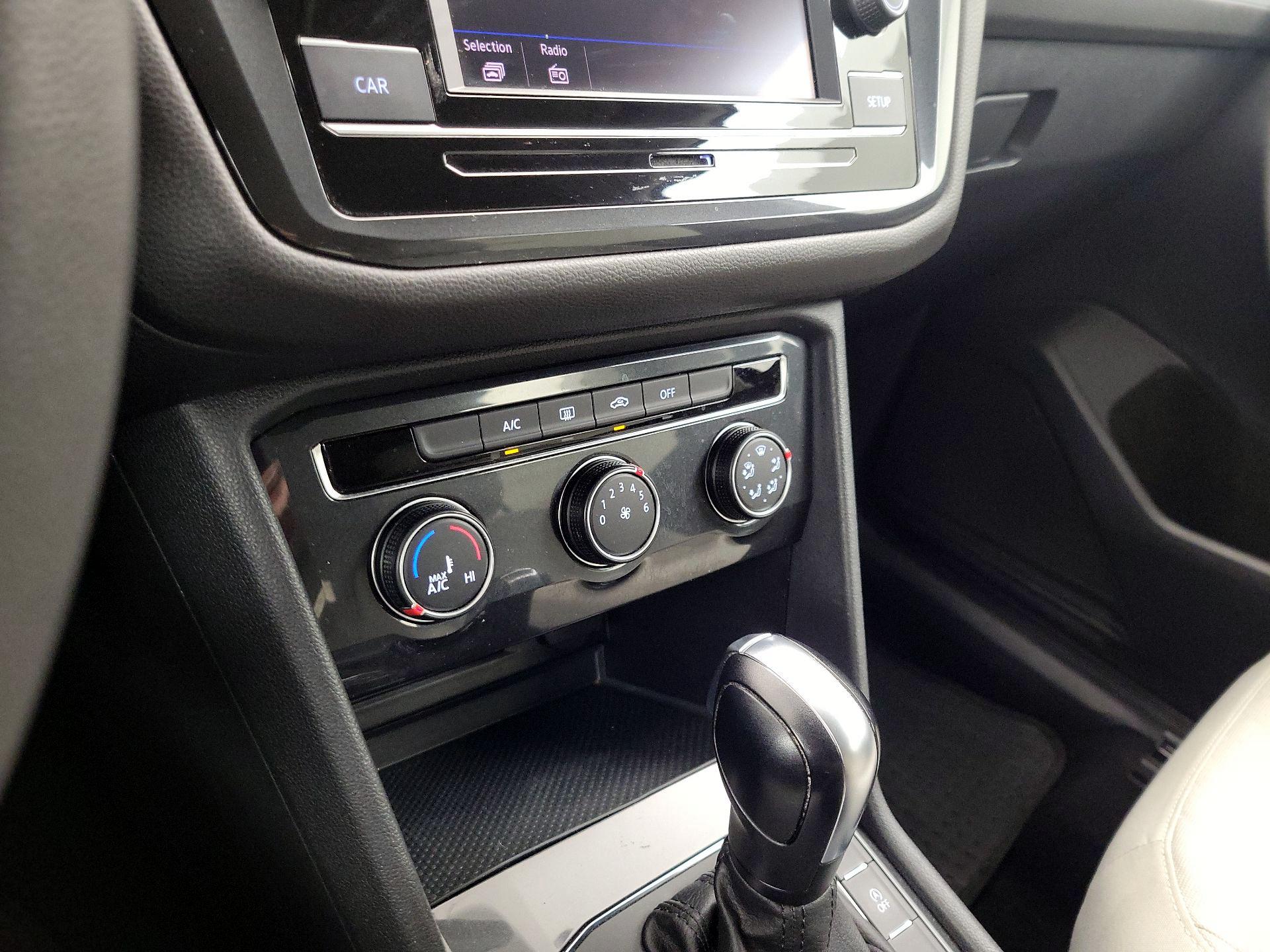 Thumbnail: 2018 Volkswagen Tiguan - 16