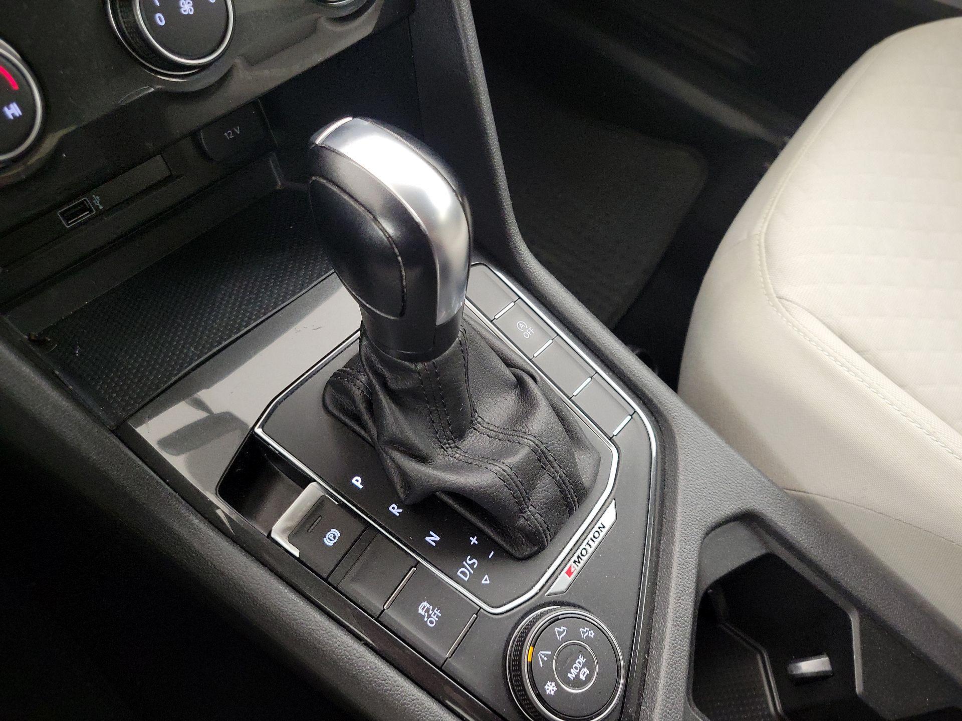 Thumbnail: 2018 Volkswagen Tiguan - 17