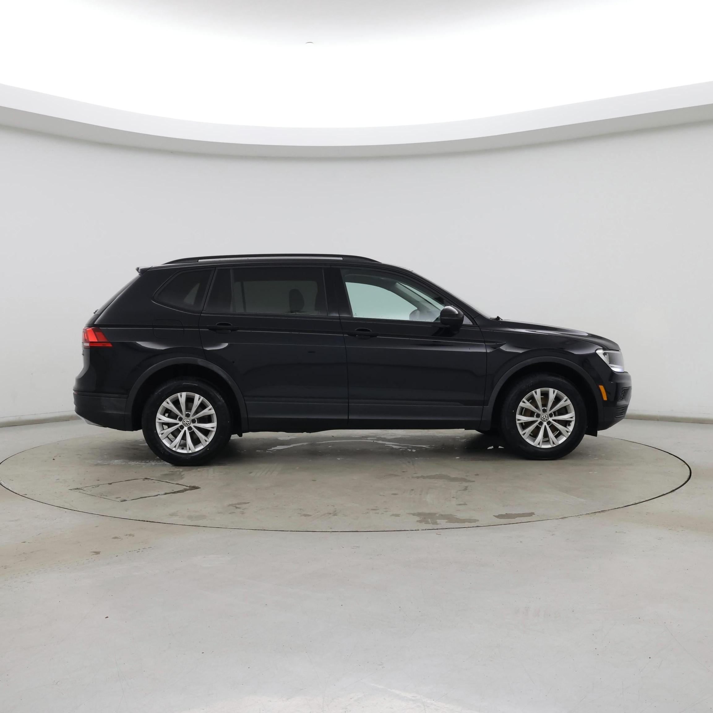 Thumbnail: 2018 Volkswagen Tiguan - 7