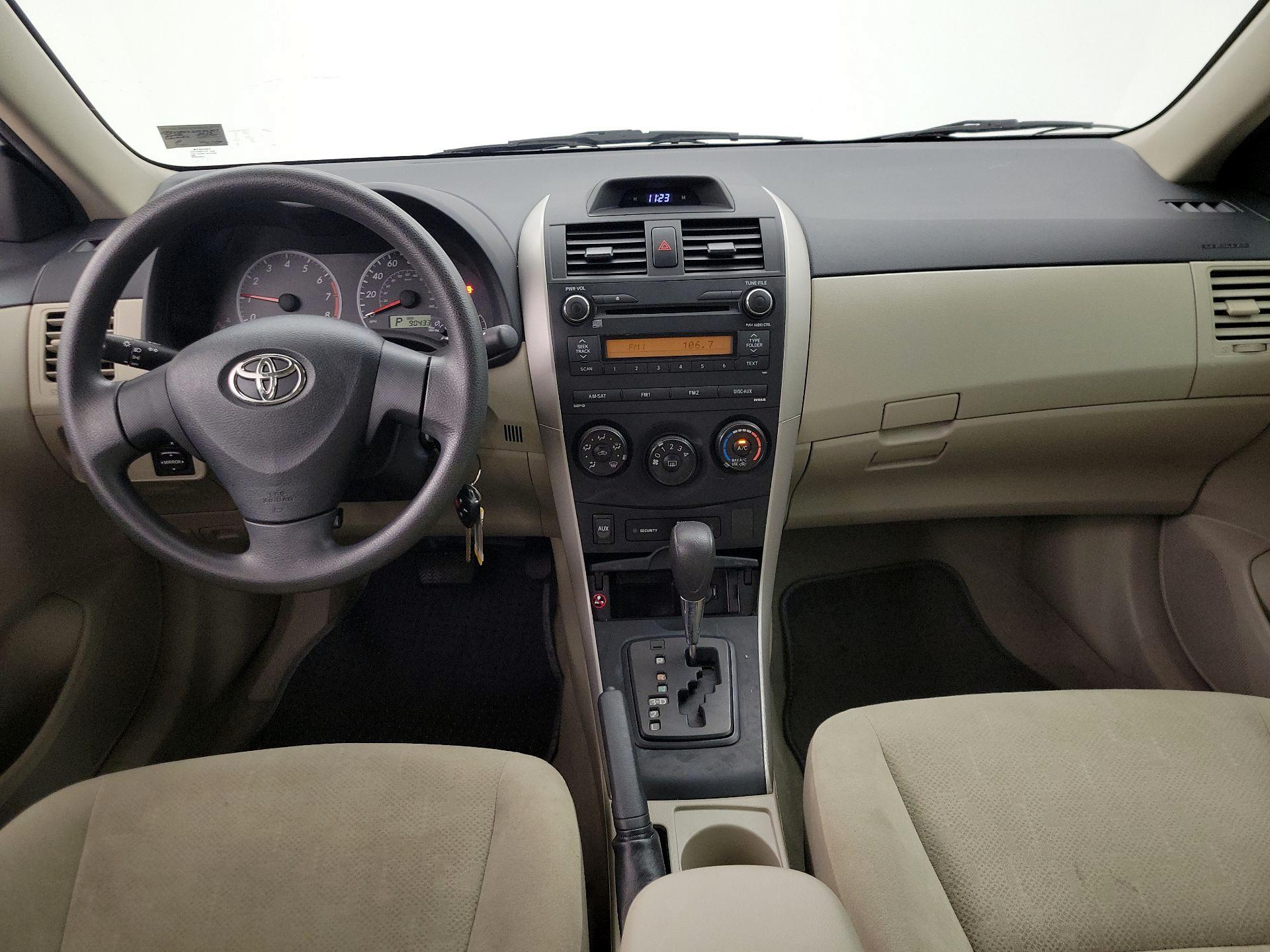 Thumbnail: 2013 Toyota Corolla - 9