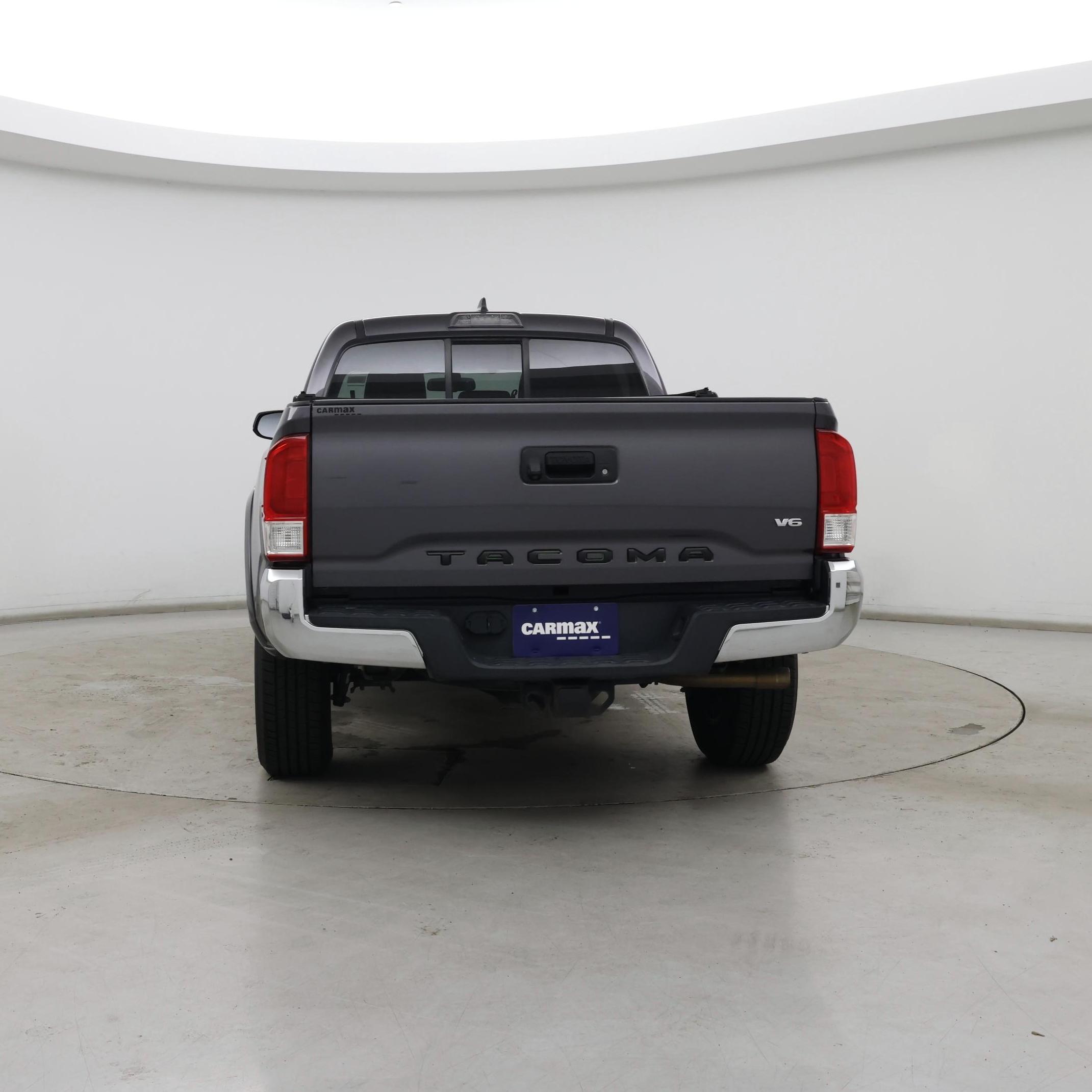 Thumbnail: 2017 Toyota Tacoma - 6